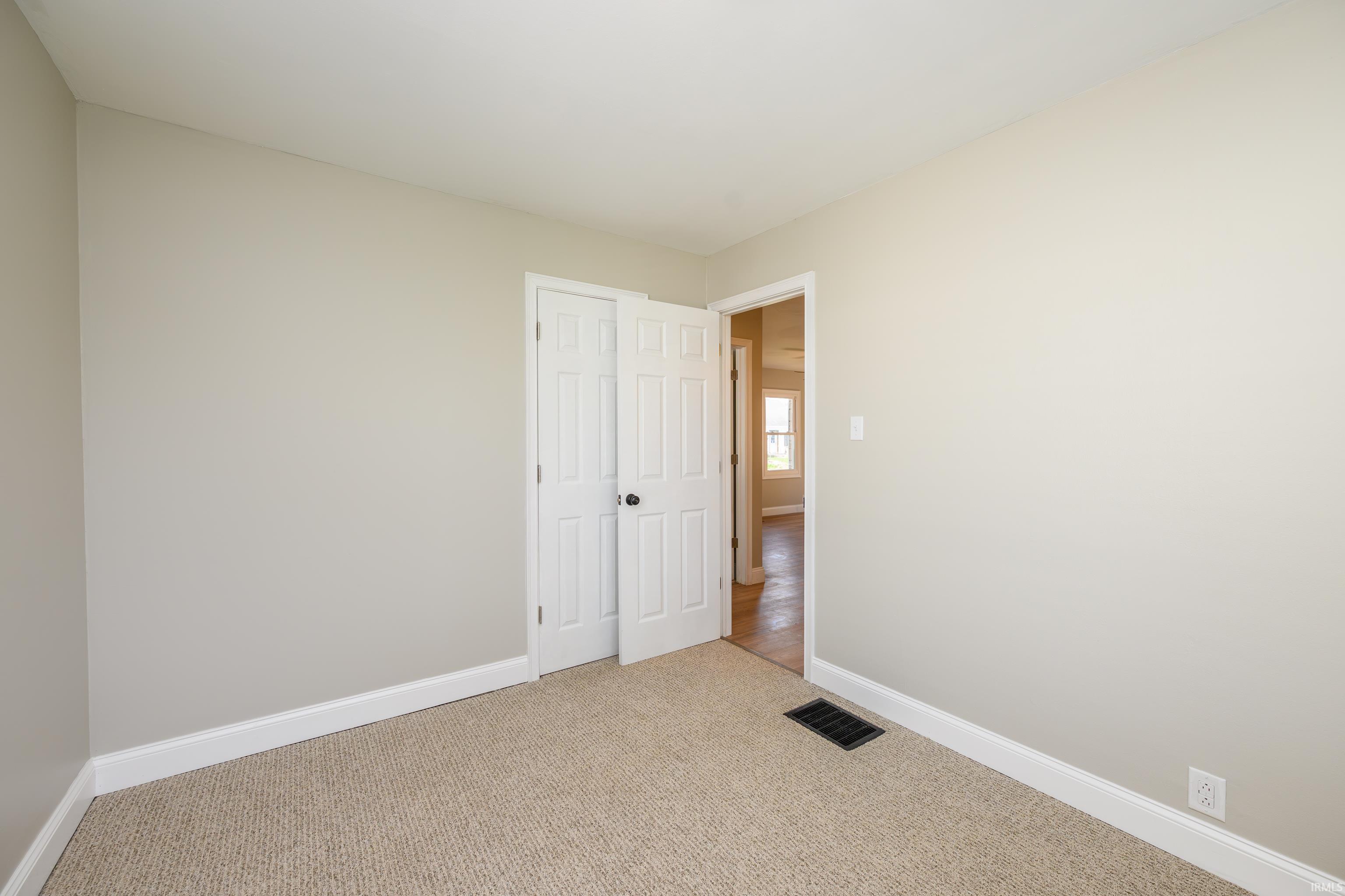 2117 South Beacon Street Muncie, IN 47302 - Photo 27 of 33