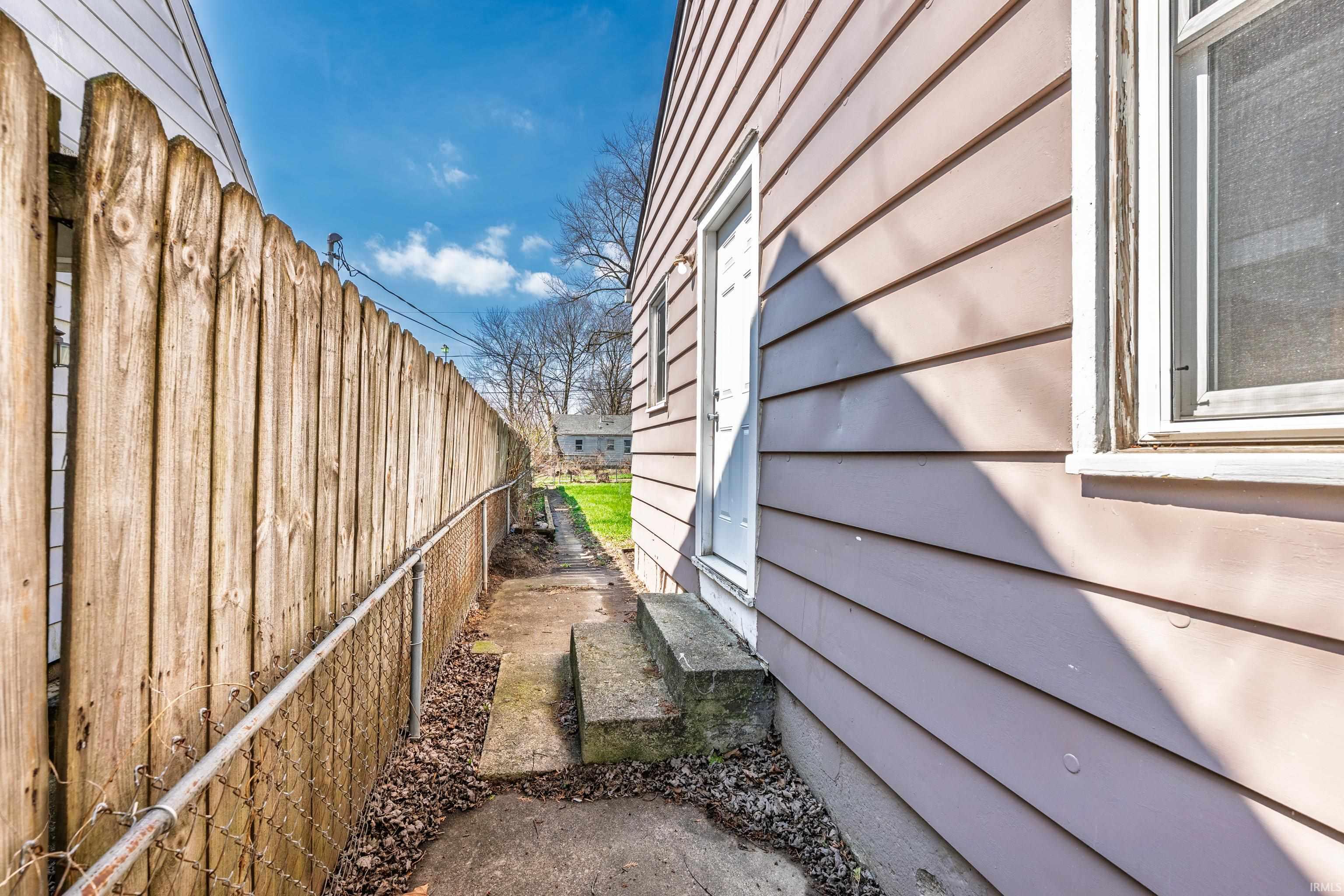 2117 South Beacon Street Muncie, IN 47302 - Photo 29 of 33