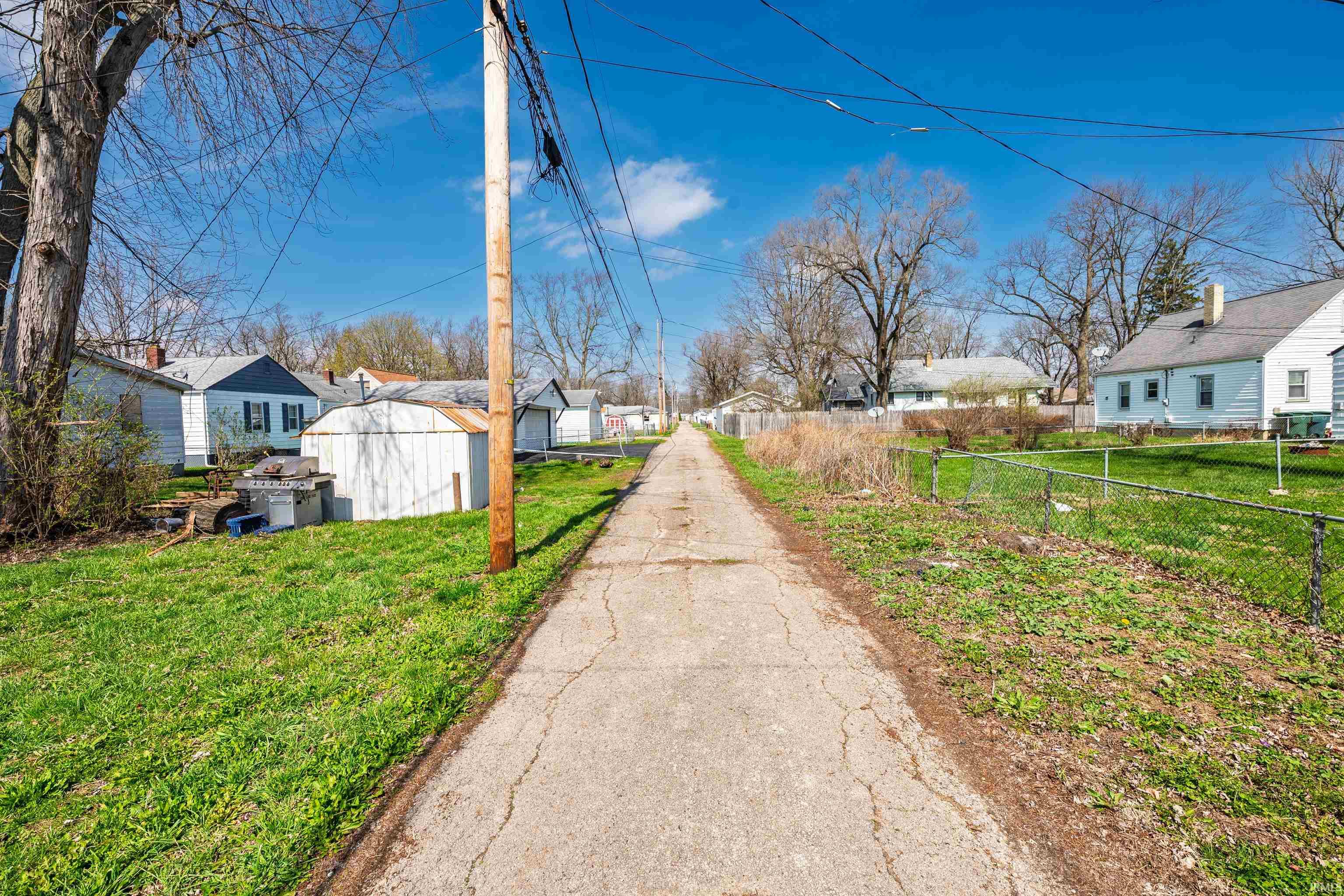 2117 South Beacon Street Muncie, IN 47302 - Photo 32 of 33