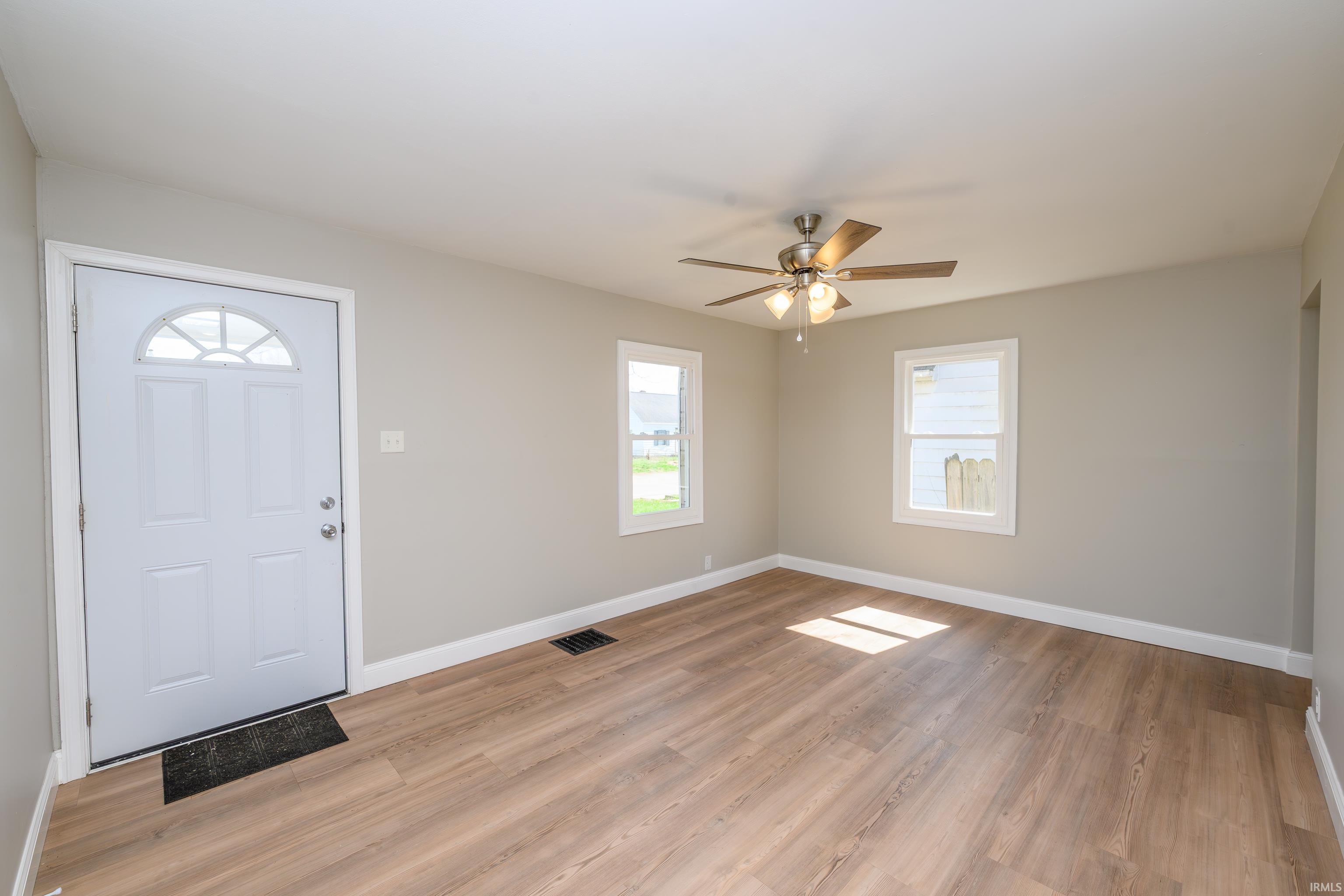 2117 South Beacon Street Muncie, IN 47302 - Photo 5 of 33