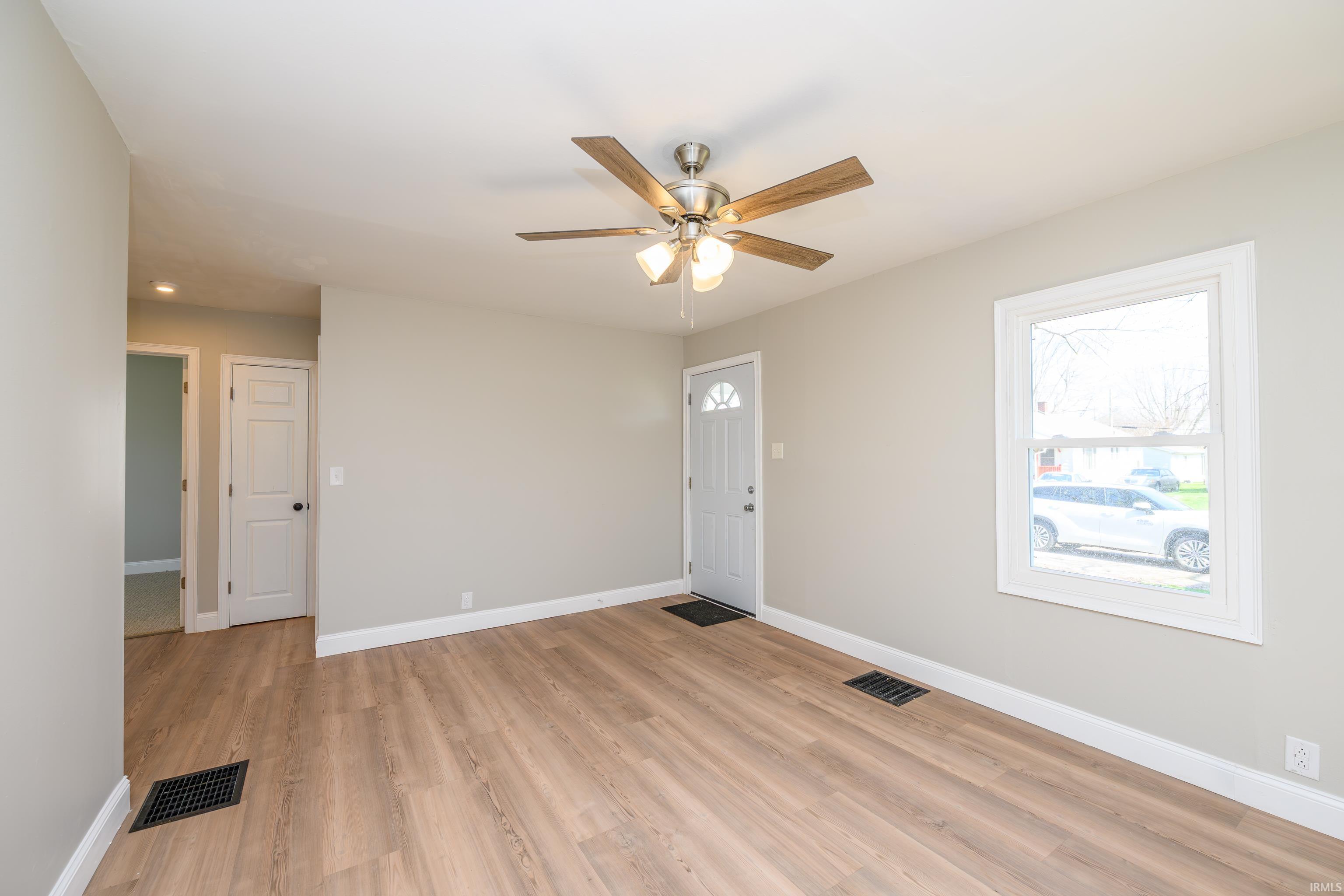 2117 South Beacon Street Muncie, IN 47302 - Photo 7 of 33