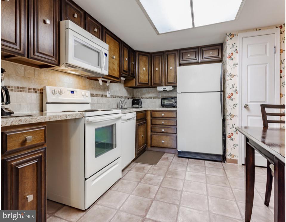 205 Uxbridge Cherry Hill, NJ 08034 - Photo 6 of 16 Eat In Kitchen