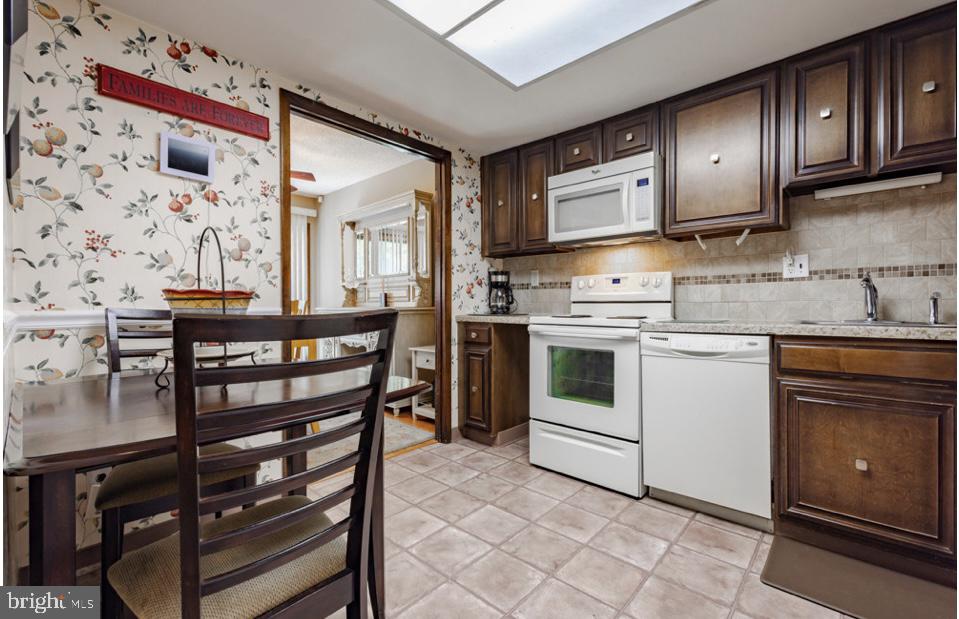 205 Uxbridge Cherry Hill, NJ 08034 - Photo 7 of 16 Eat In Kitchen