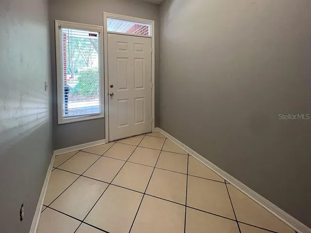 $2,200 | 5048 Northwest 1st Place, Gainesville, FL 32607