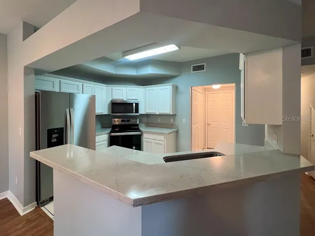 $2,200 | 5048 Northwest 1st Place, Gainesville, FL 32607