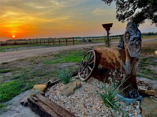 $385,000 | 7391 FM 2546 Road, El Campo, TX 77437