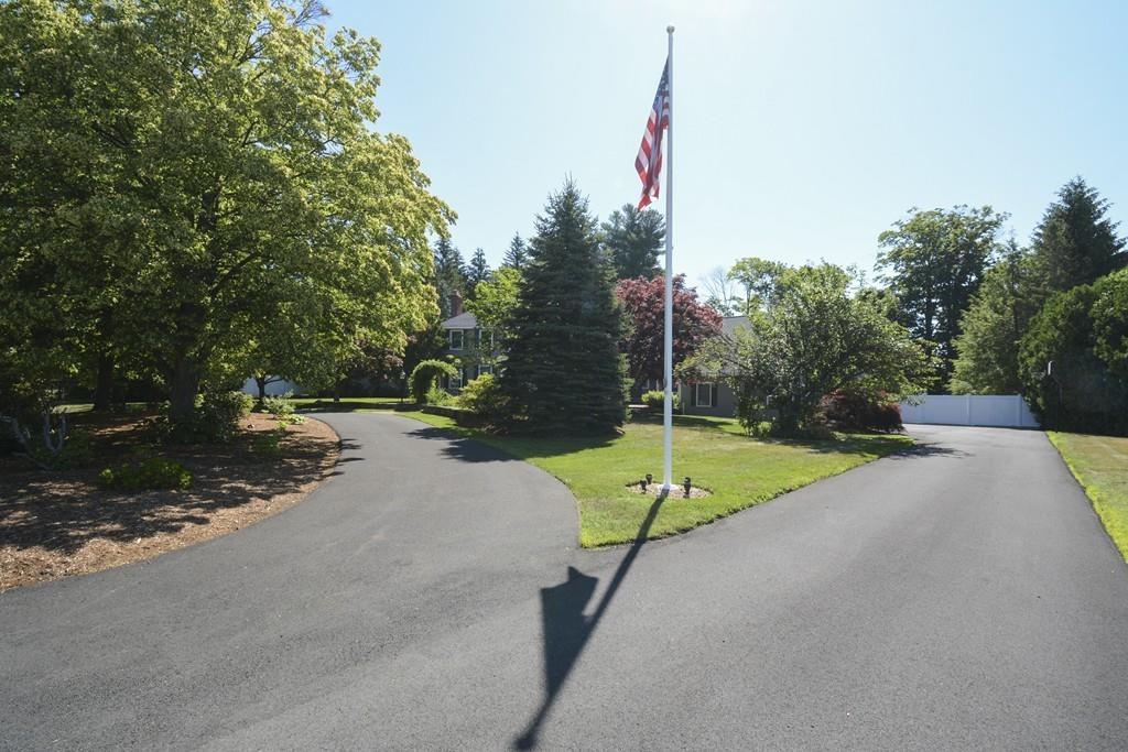 96 Campion Road North Andover, MA 01845 - Photo 4 of 42 Gallery Image 4