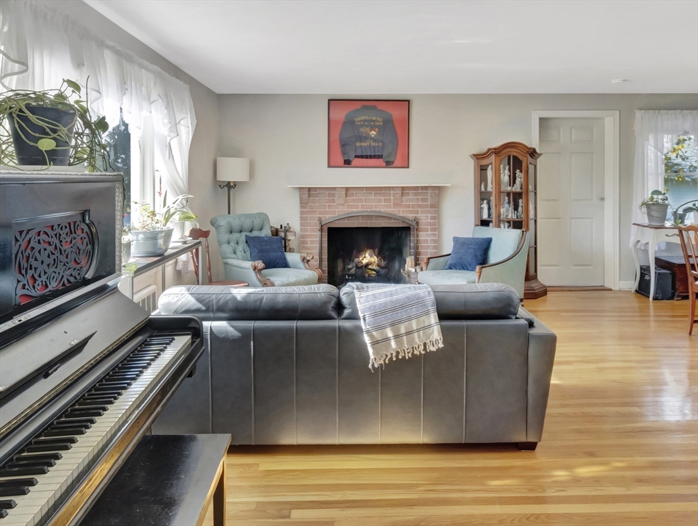 35 H Street Hull, MA 02045 - Photo 13 of 41