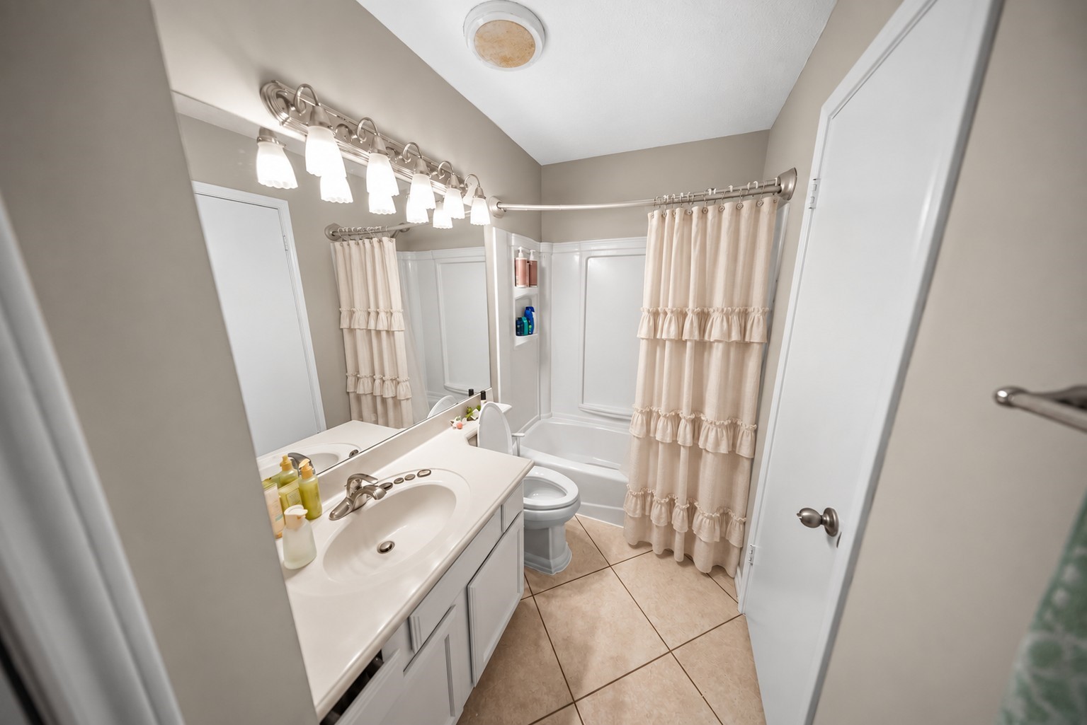 9107 Towerstone Court Spring, TX 77379 - Photo 27 of 42 Primary Bath- This bathroom is divided into 2 spaces with 2 separate sink areas.