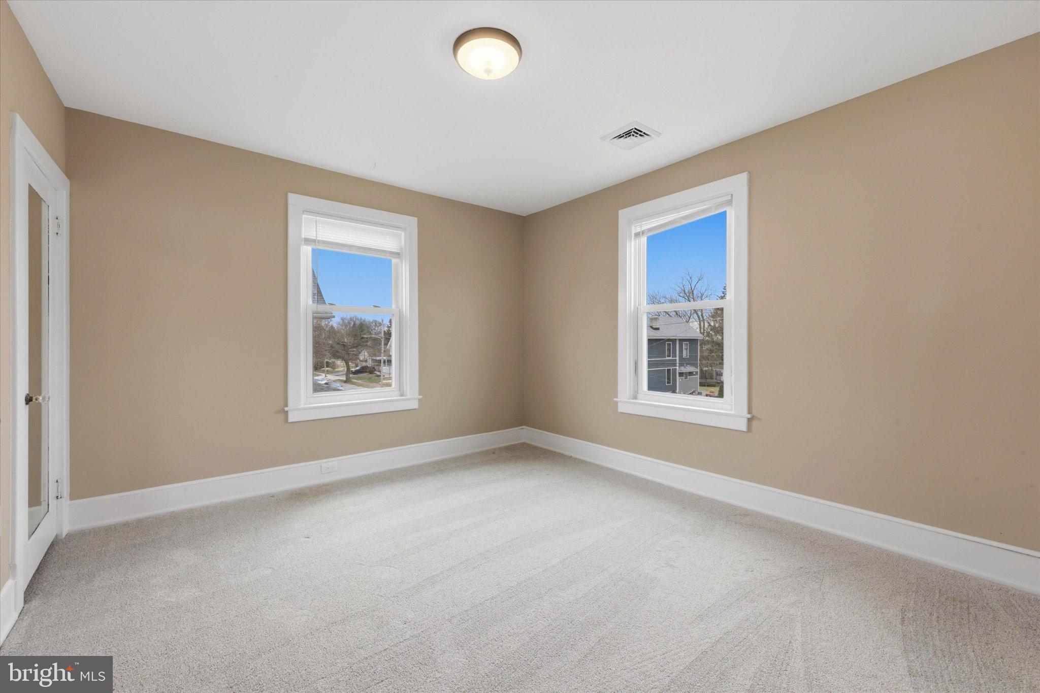 120 Rutledge Avenue Rutledge, PA 19070 - Photo 26 of 35 Bright and airy room with natural light.