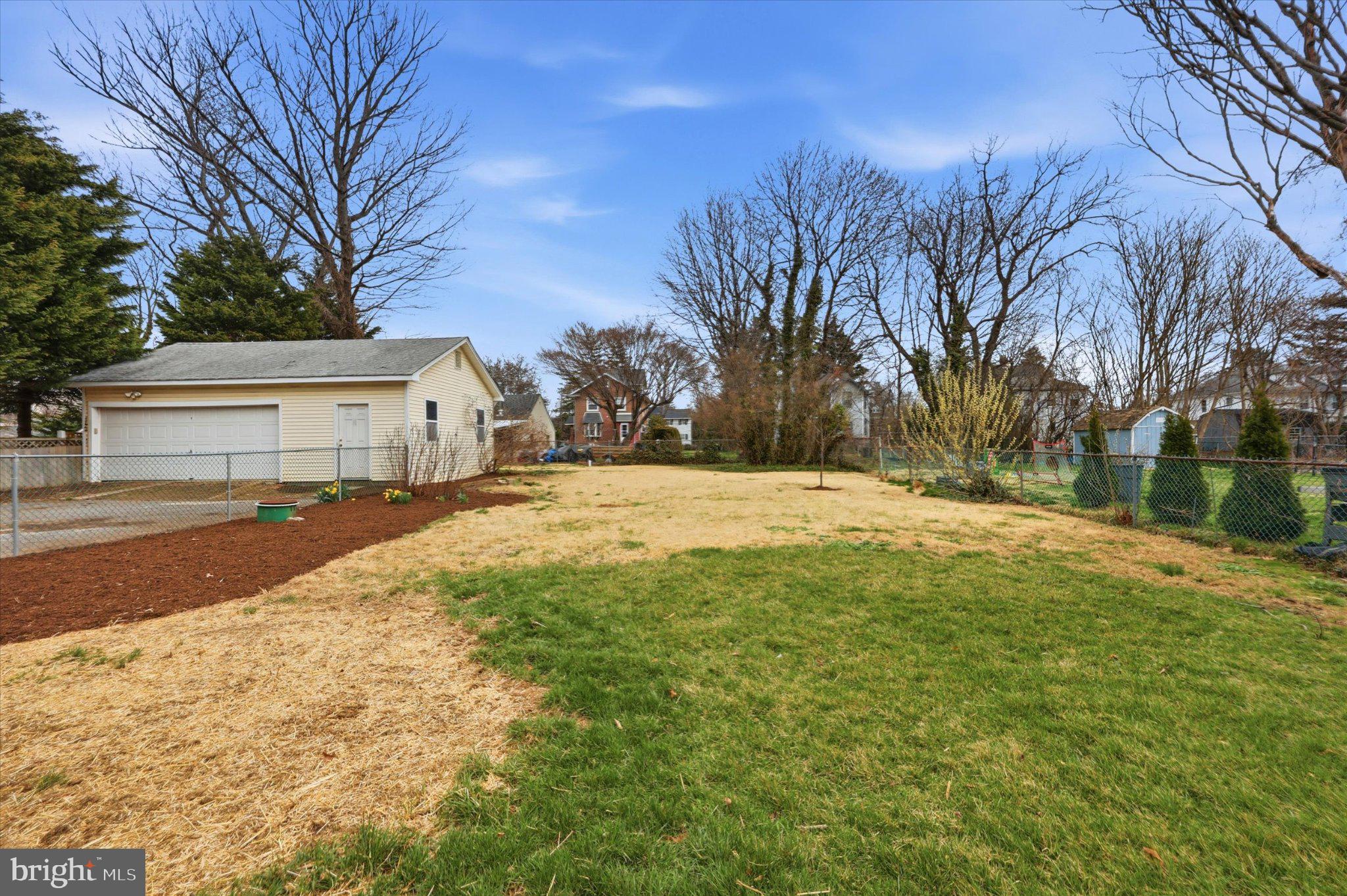 120 Rutledge Avenue Rutledge, PA 19070 - Photo 34 of 35 Spacious yard with serene surroundings.