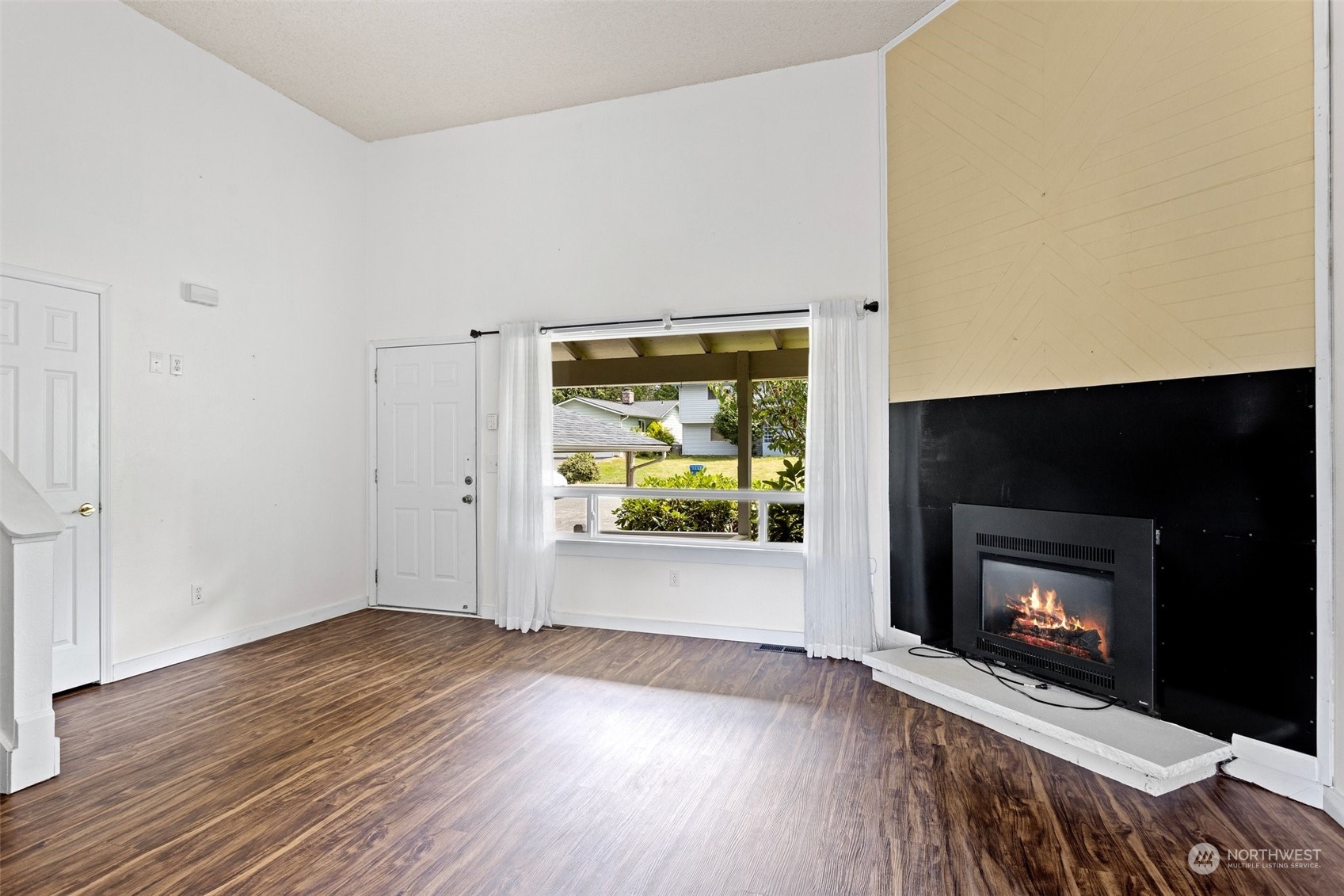 17821 113th Place Southeast Renton, WA 98055 - Photo 4 of 28