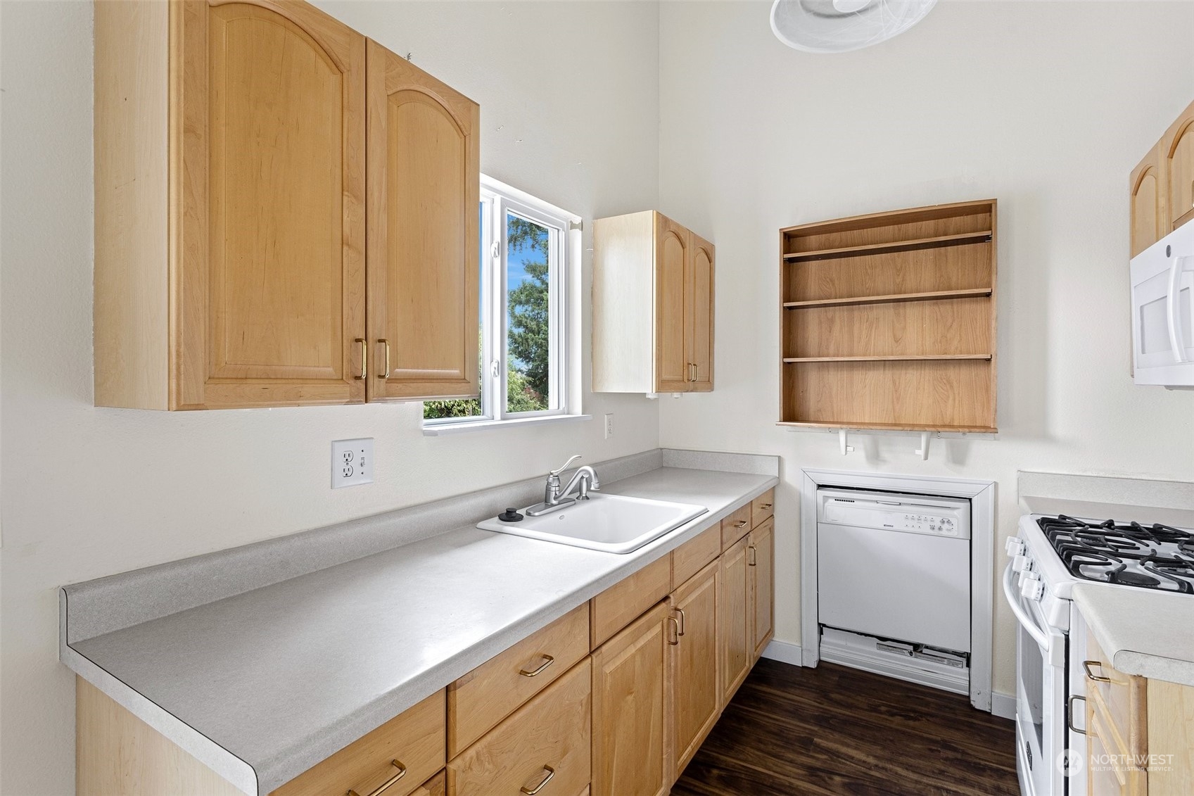 17821 113th Place Southeast Renton, WA 98055 - Photo 7 of 28