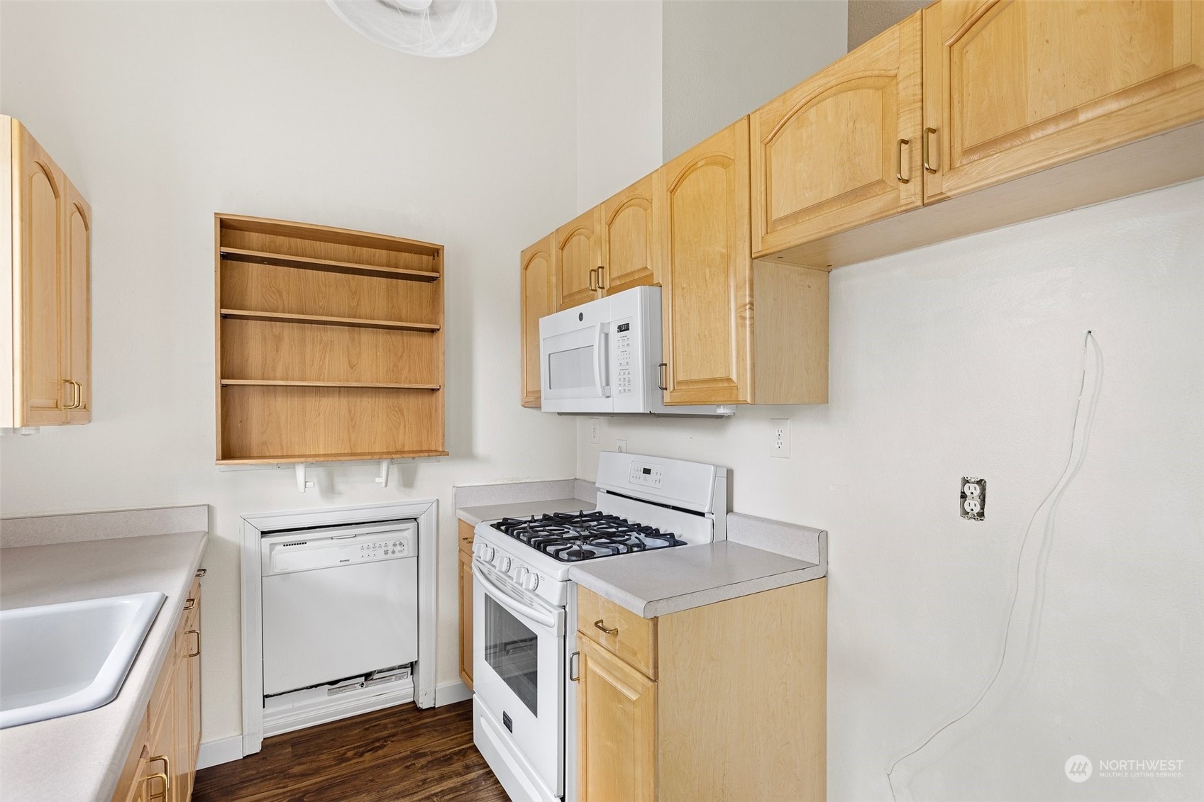 17821 113th Place Southeast Renton, WA 98055 - Photo 8 of 28