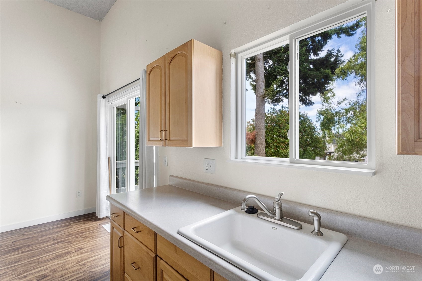 17821 113th Place Southeast Renton, WA 98055 - Photo 9 of 28