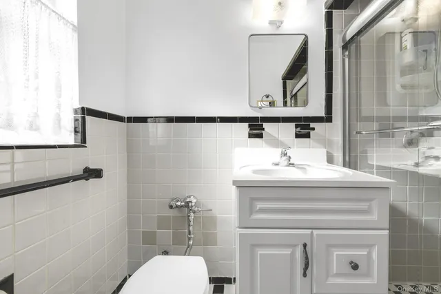 $510,000 | 72-10 112th Street, Unit 5E | Forest Hills