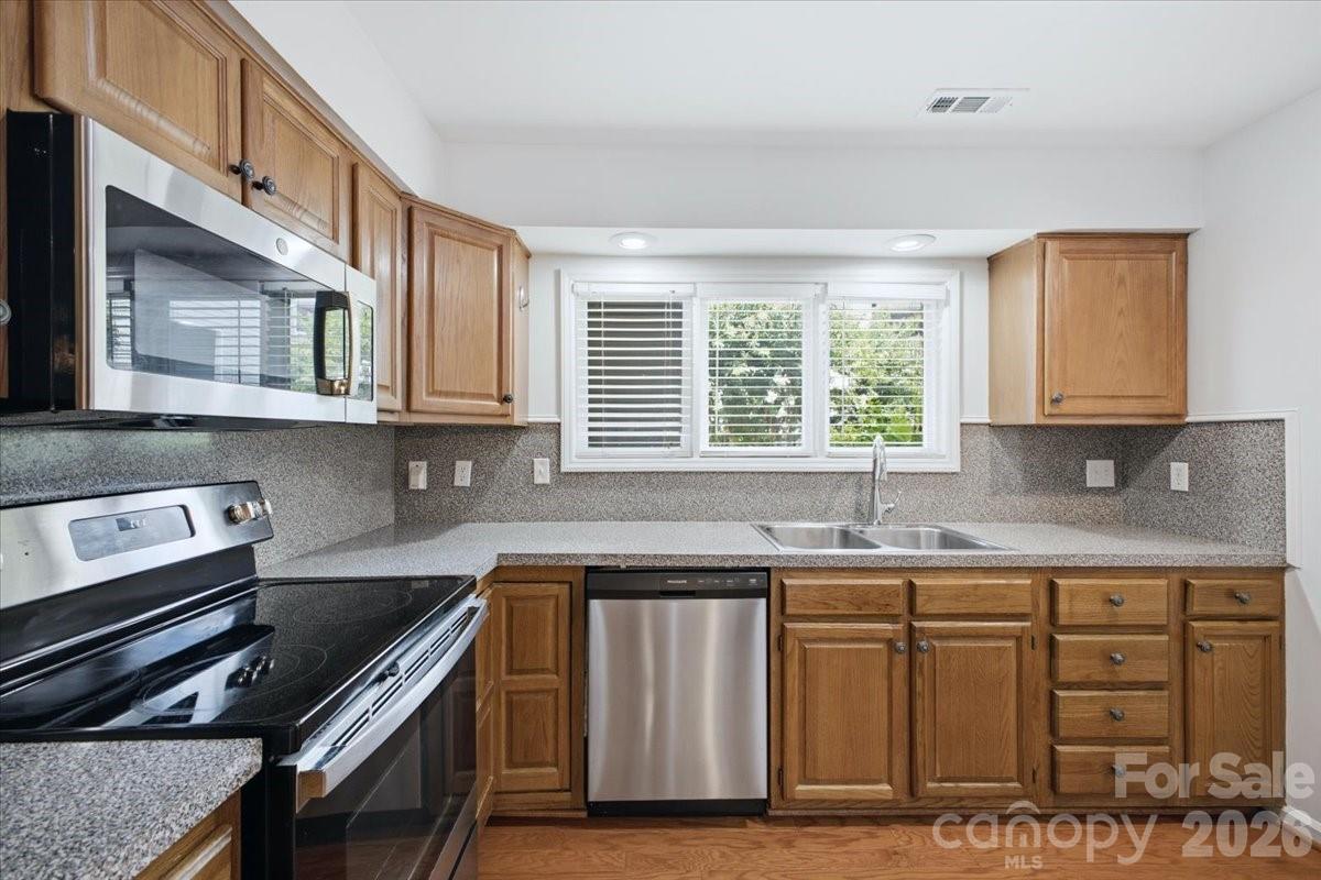 232 Queens Road, Unit 37 Charlotte, NC 28204 - Photo 10 of 31