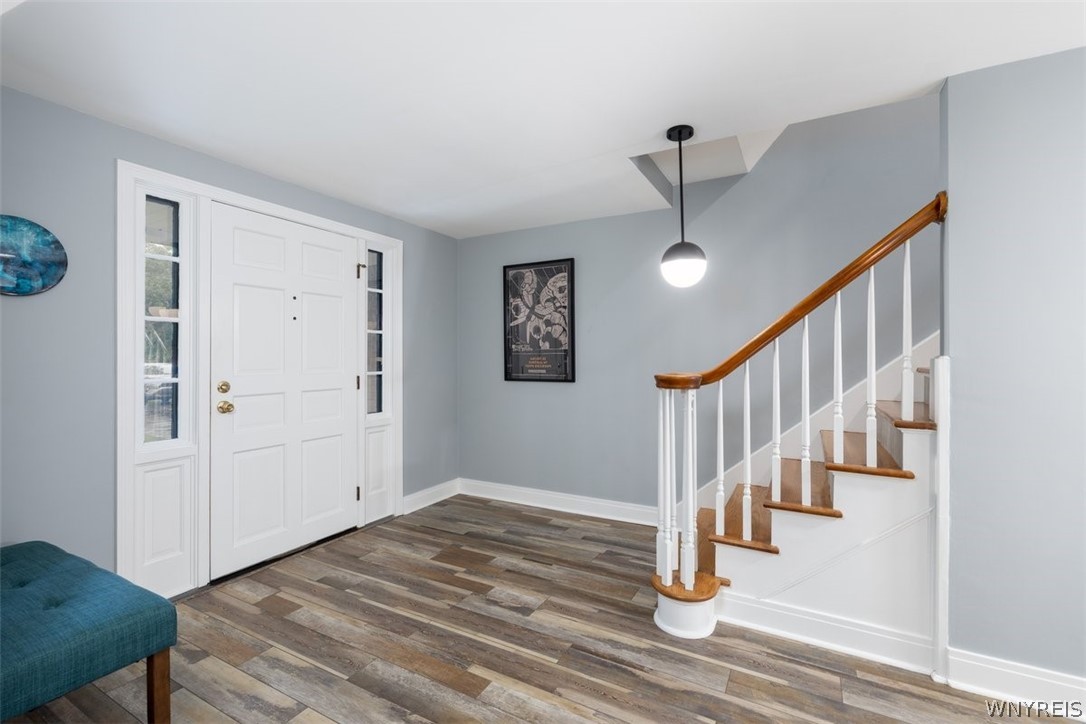 7217 Quaker Road Orchard Park, NY 14127 - Photo 2 of 25 Foyer