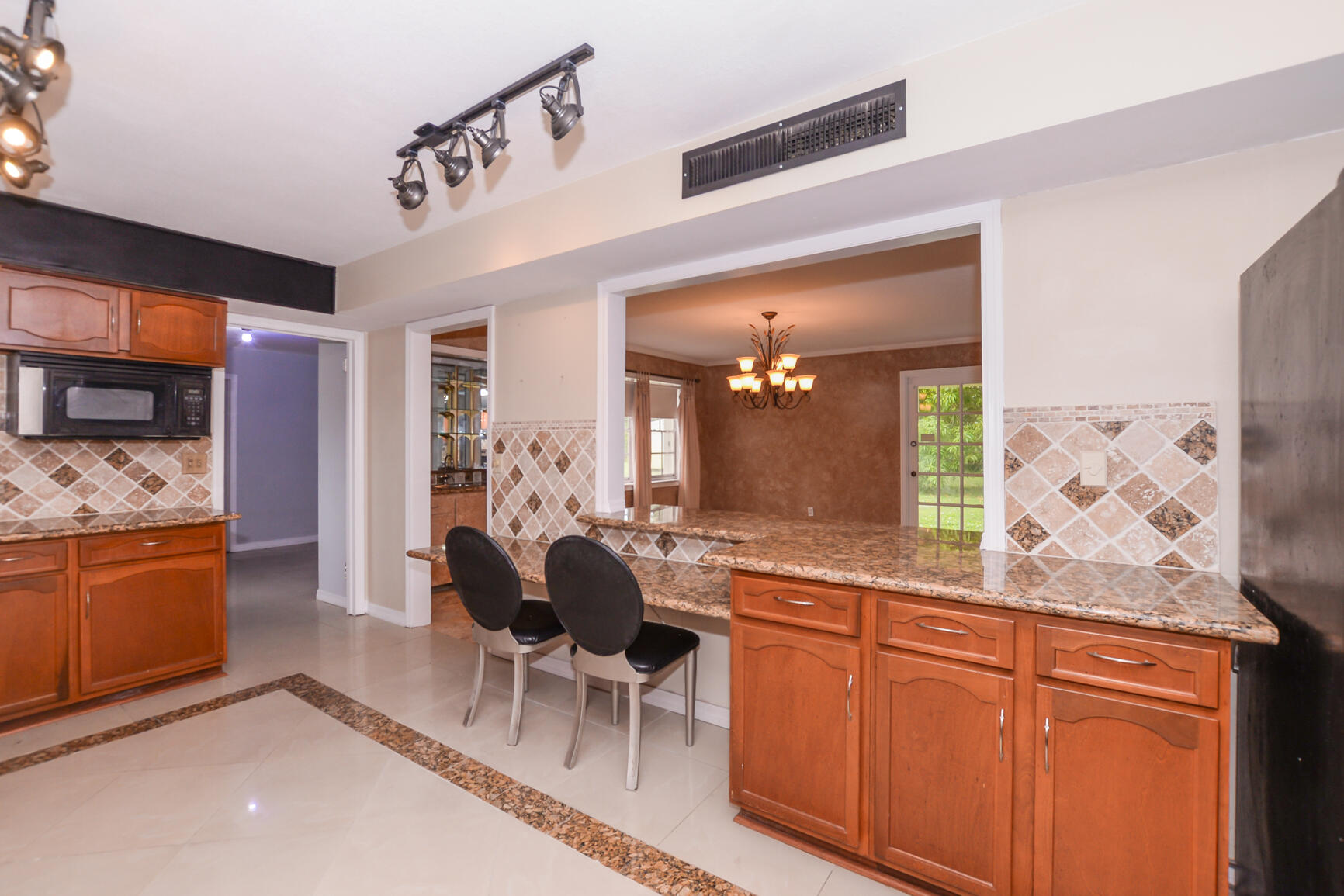 1901 Mayflower Road Fort Pierce, FL 34950 - Photo 11 of 42 EAT IN