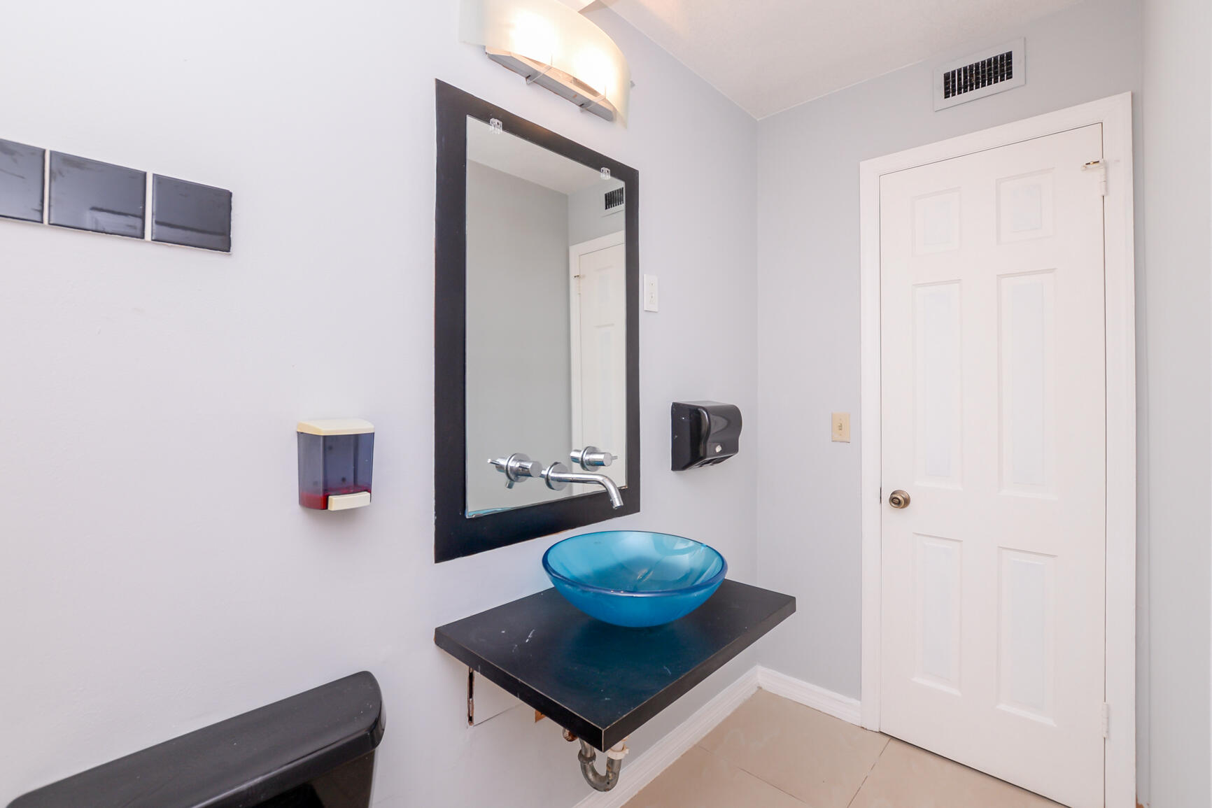 1901 Mayflower Road Fort Pierce, FL 34950 - Photo 17 of 42 DOWNSTAIRS BATH
