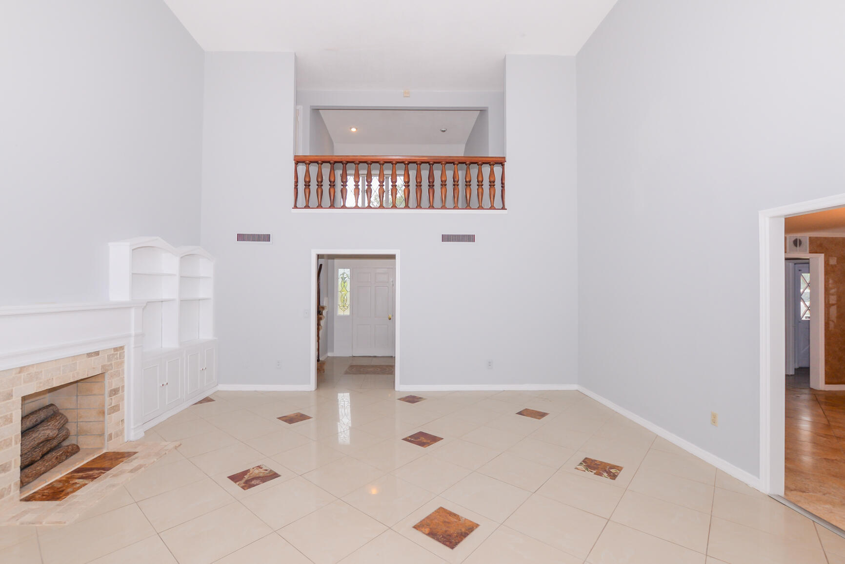 1901 Mayflower Road Fort Pierce, FL 34950 - Photo 8 of 42 LIVING ROOM