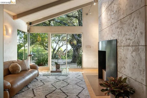 $2,290,000 | 12131 Skyline Boulevard, Oakland, CA 94619