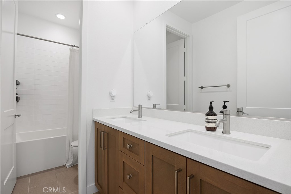 1146 East Cove Place Encinitas, CA 92007 - Photo 20 of 24 Guest Bathroom Upstairs