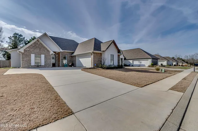 $393,000 | 169 Shore View Drive, Madison, MS 39110