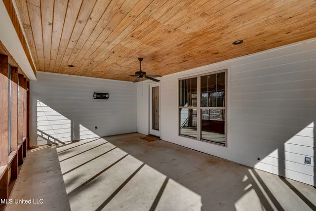 $393,000 | 169 Shore View Drive, Madison, MS 39110