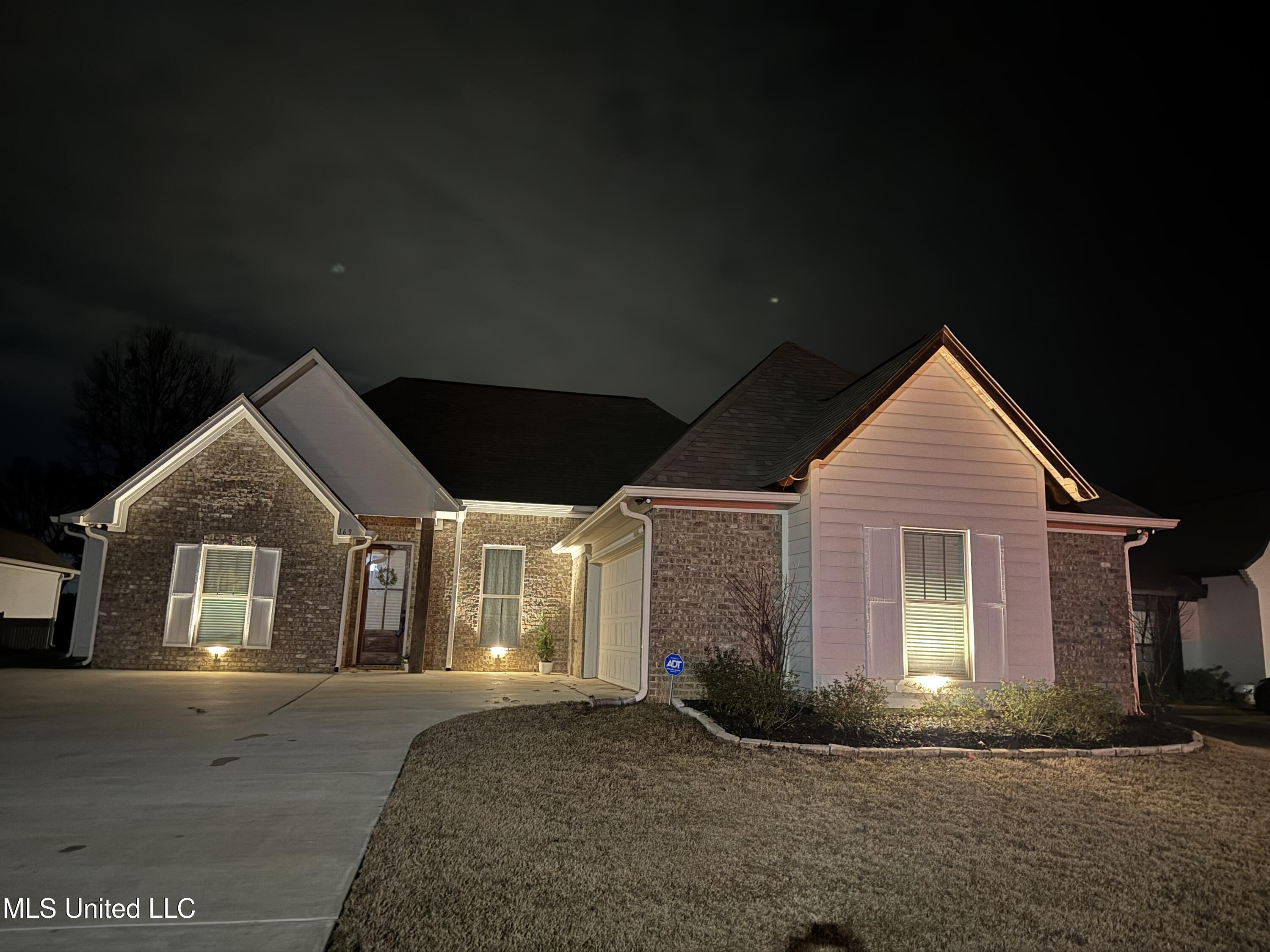 169 Shore View Drive Madison, MS 39110 - Photo 56 of 67 night