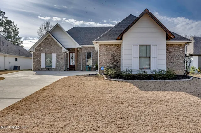 $393,000 | 169 Shore View Drive, Madison, MS 39110