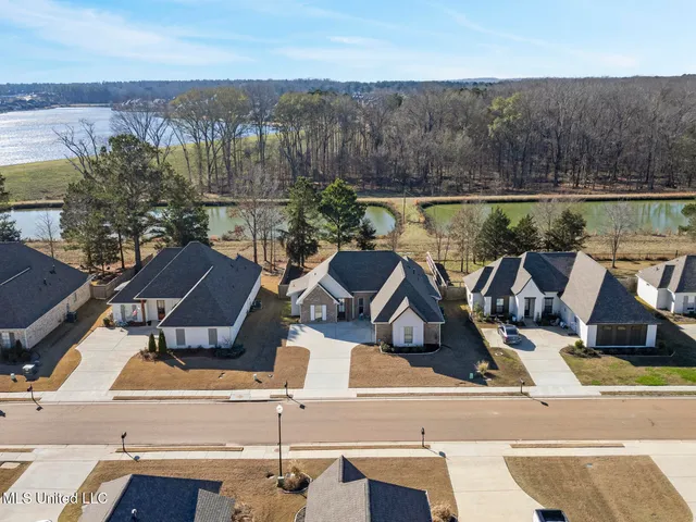 $393,000 | 169 Shore View Drive, Madison, MS 39110