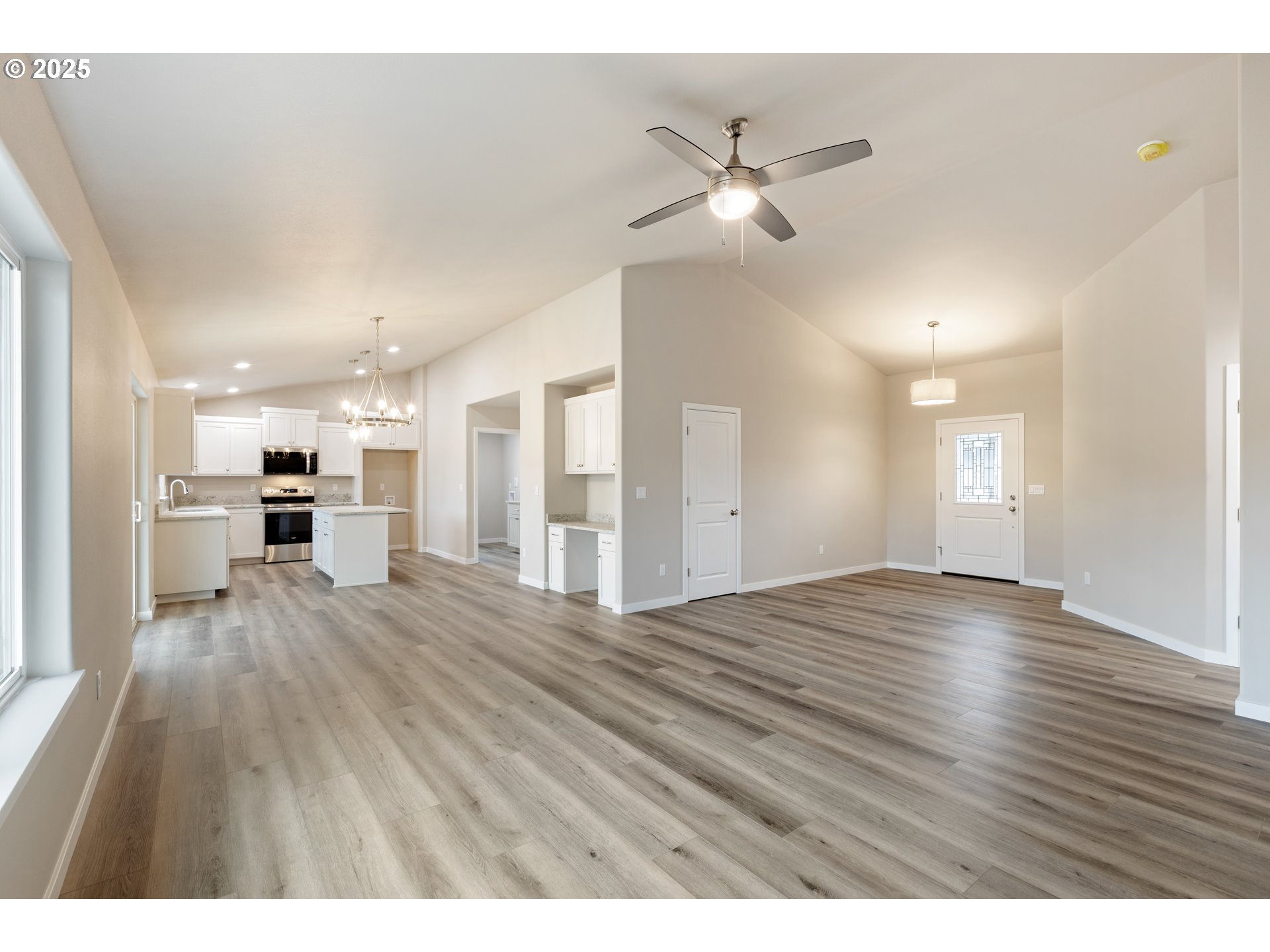 109 Citation Court Winston, OR 97496 - Photo 12 of 48