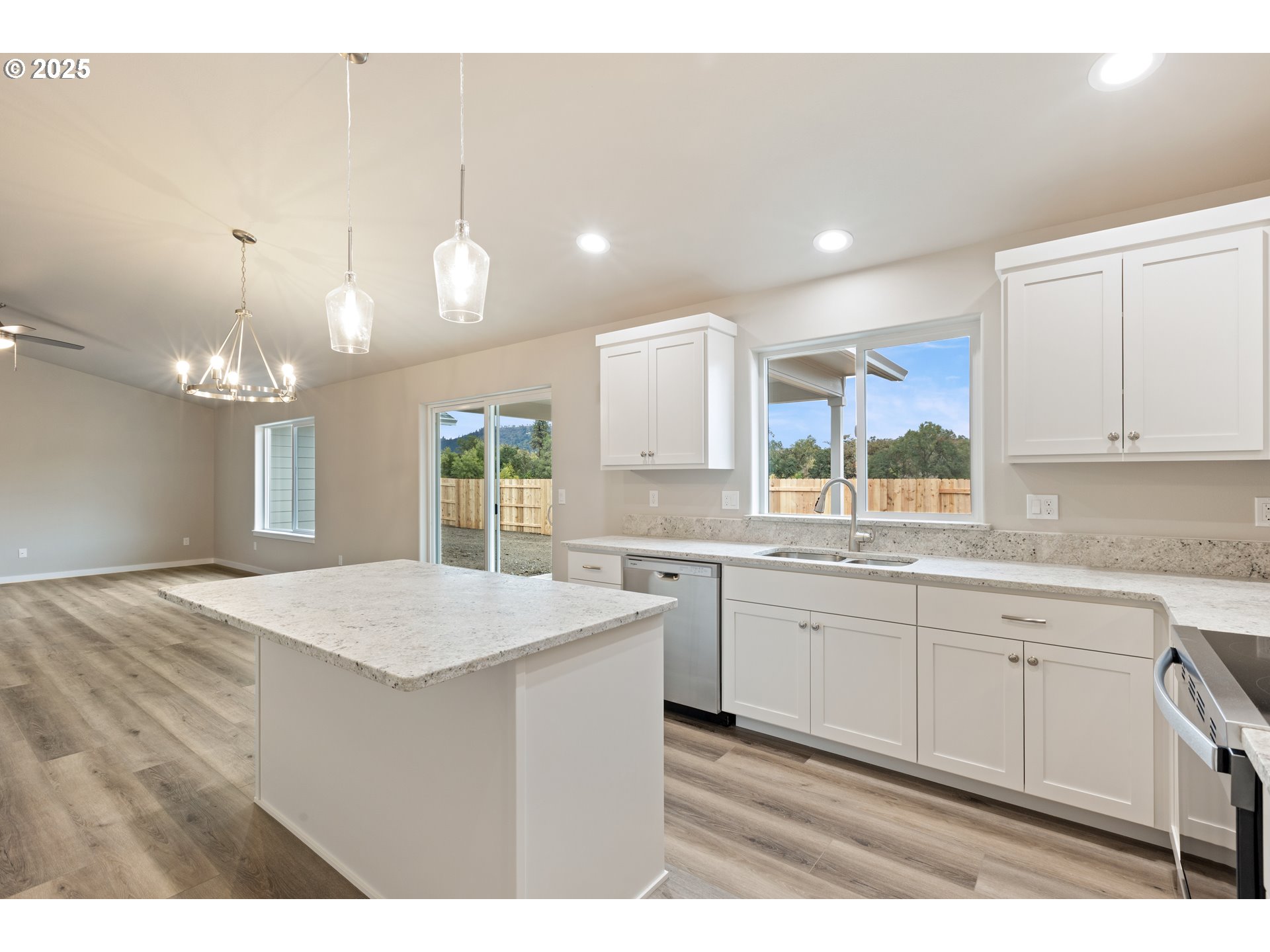 109 Citation Court Winston, OR 97496 - Photo 22 of 48