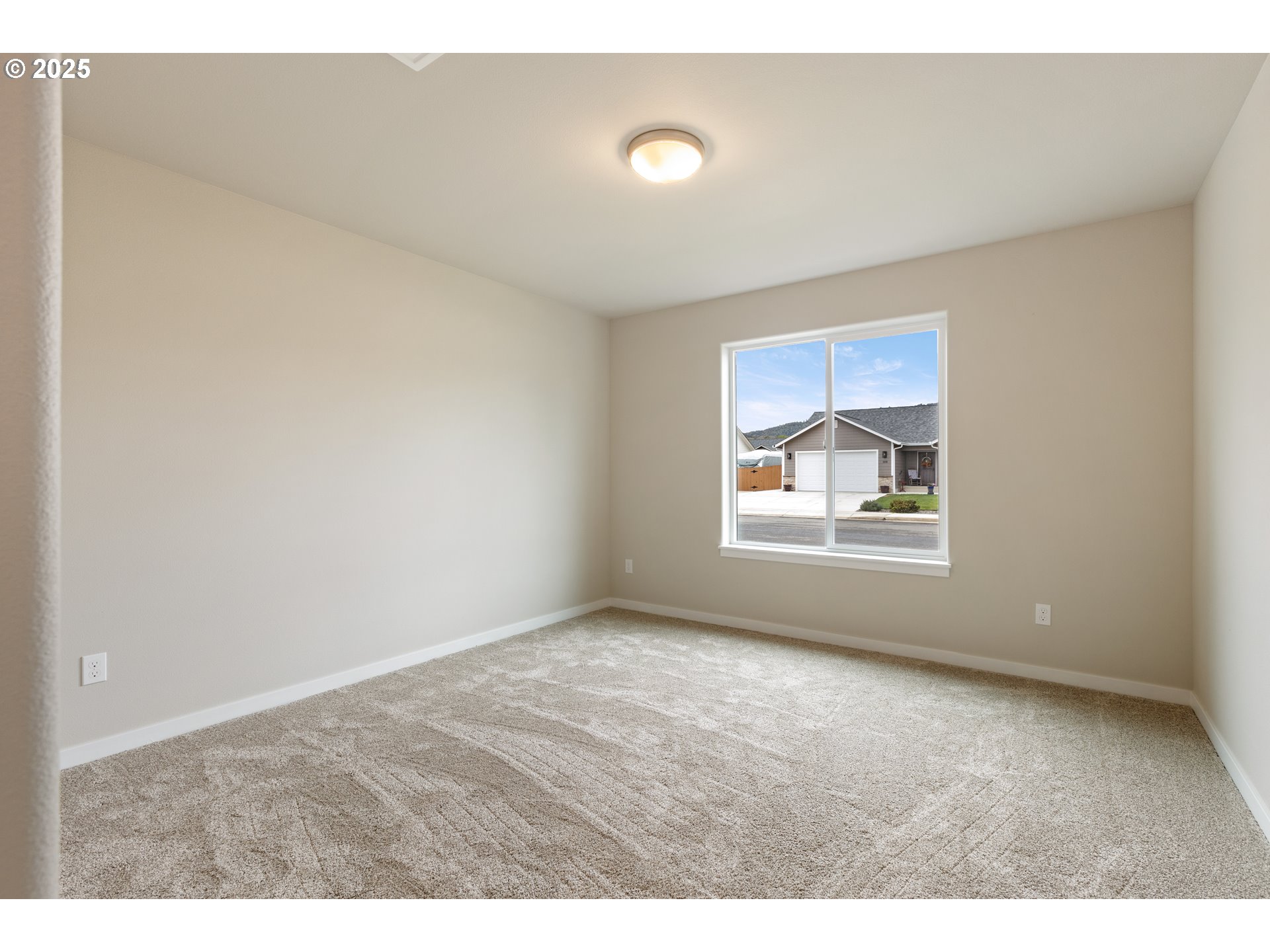 109 Citation Court Winston, OR 97496 - Photo 36 of 48