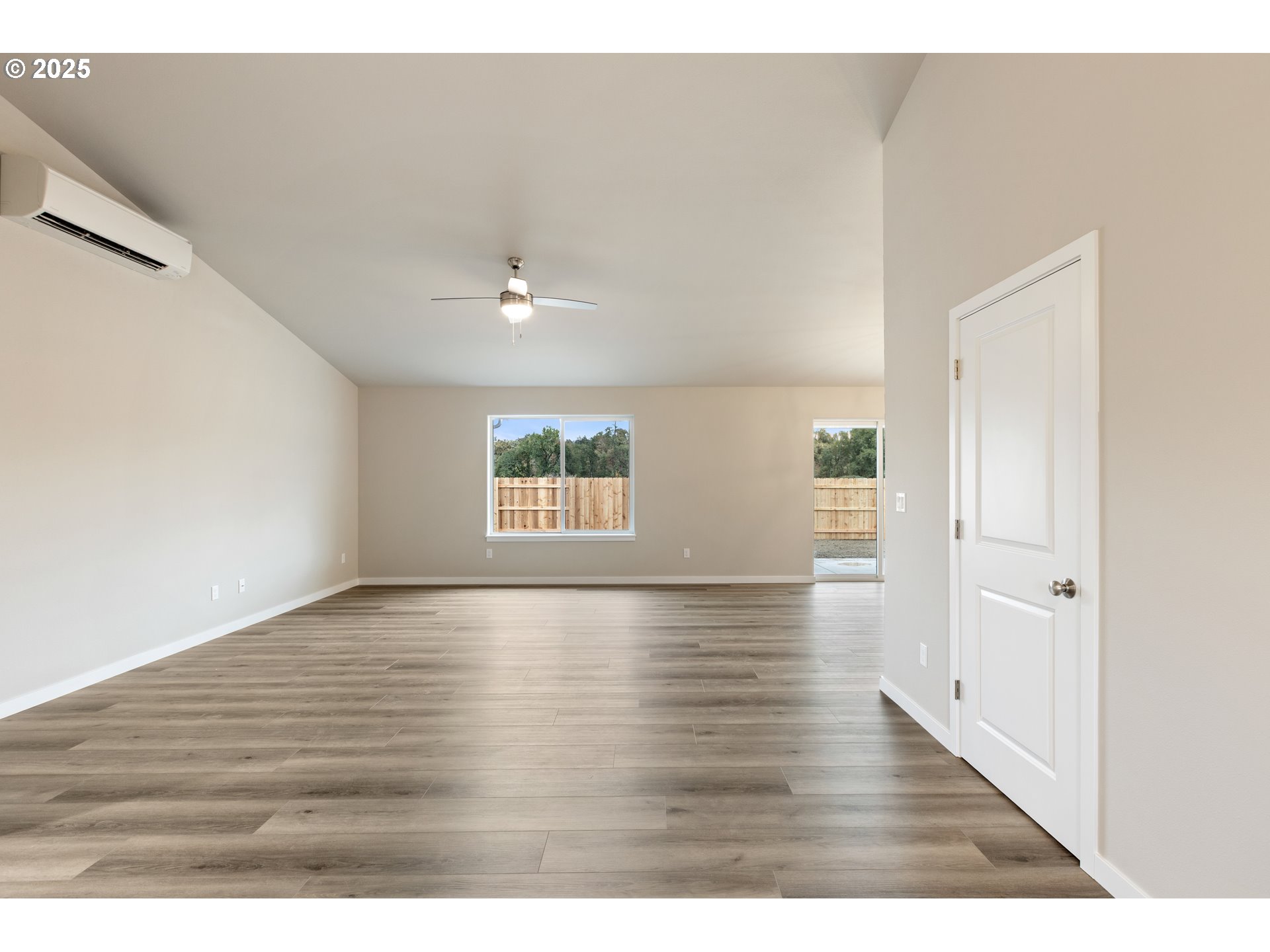 109 Citation Court Winston, OR 97496 - Photo 10 of 48