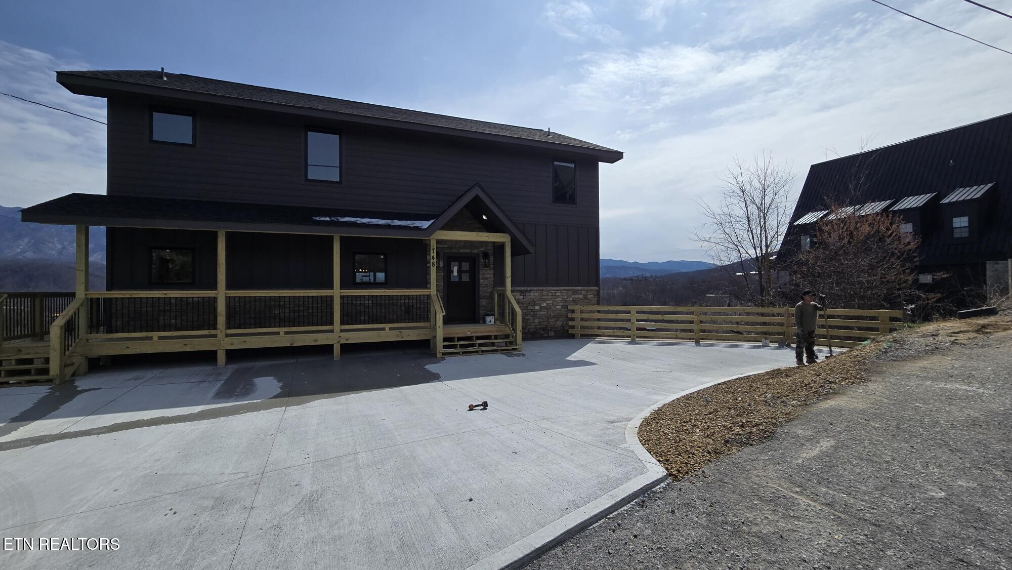 748 Village Loop Road Gatlinburg, TN 37738 - Photo 3 of 33 1000041420