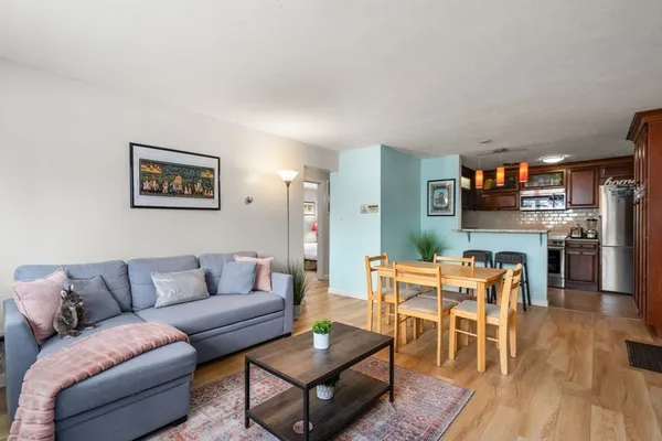 $429,000 | 31 Warren Street, Unit B1, Waltham, MA 02453