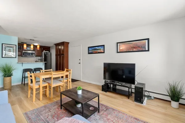 $429,000 | 31 Warren Street, Unit B1, Waltham, MA 02453