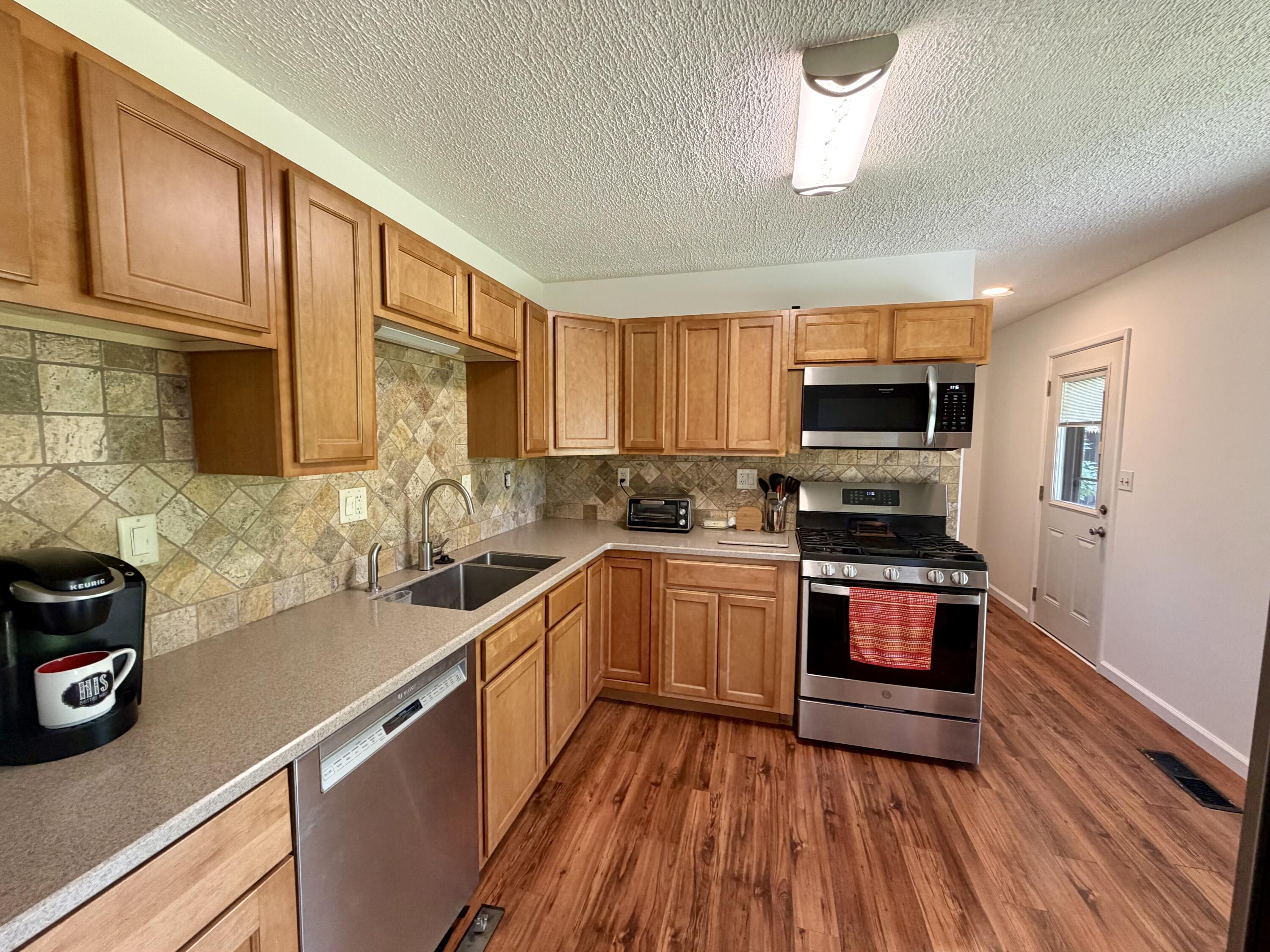 7 Genesee Lane Plattsburgh, NY 12901 - Photo 9 of 41