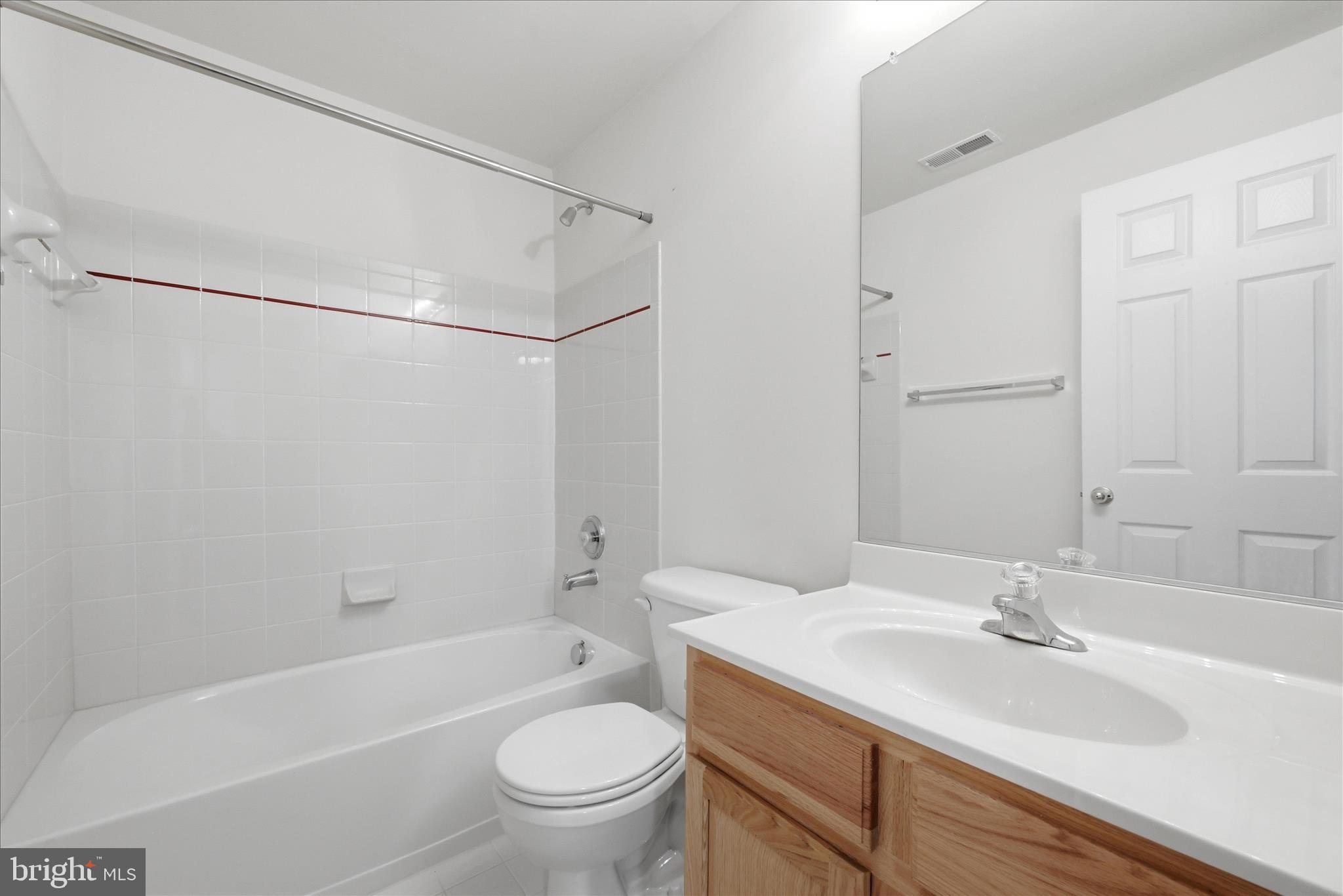 405 Leeds Ridge Court Purcellville, VA 20132 - Photo 43 of 64 Bathroom