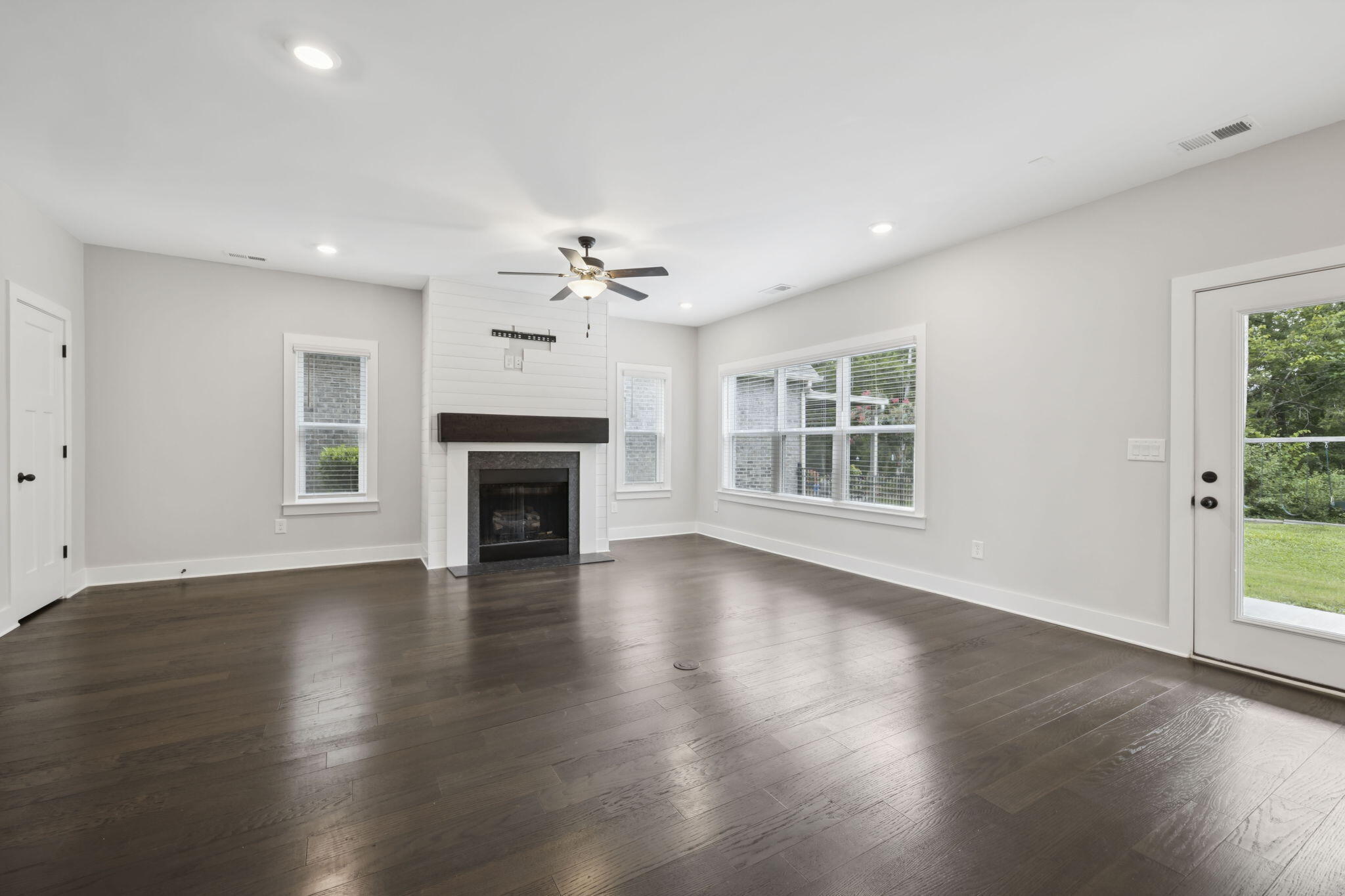 1578 Buttonwood Loop Chattanooga, TN 37421 - Photo 12 of 53 17-web-or-mls-1578 Buttonwood Lp - 044