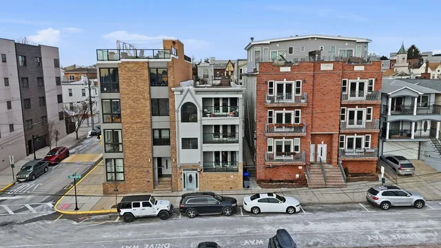 a car parked in front of a building