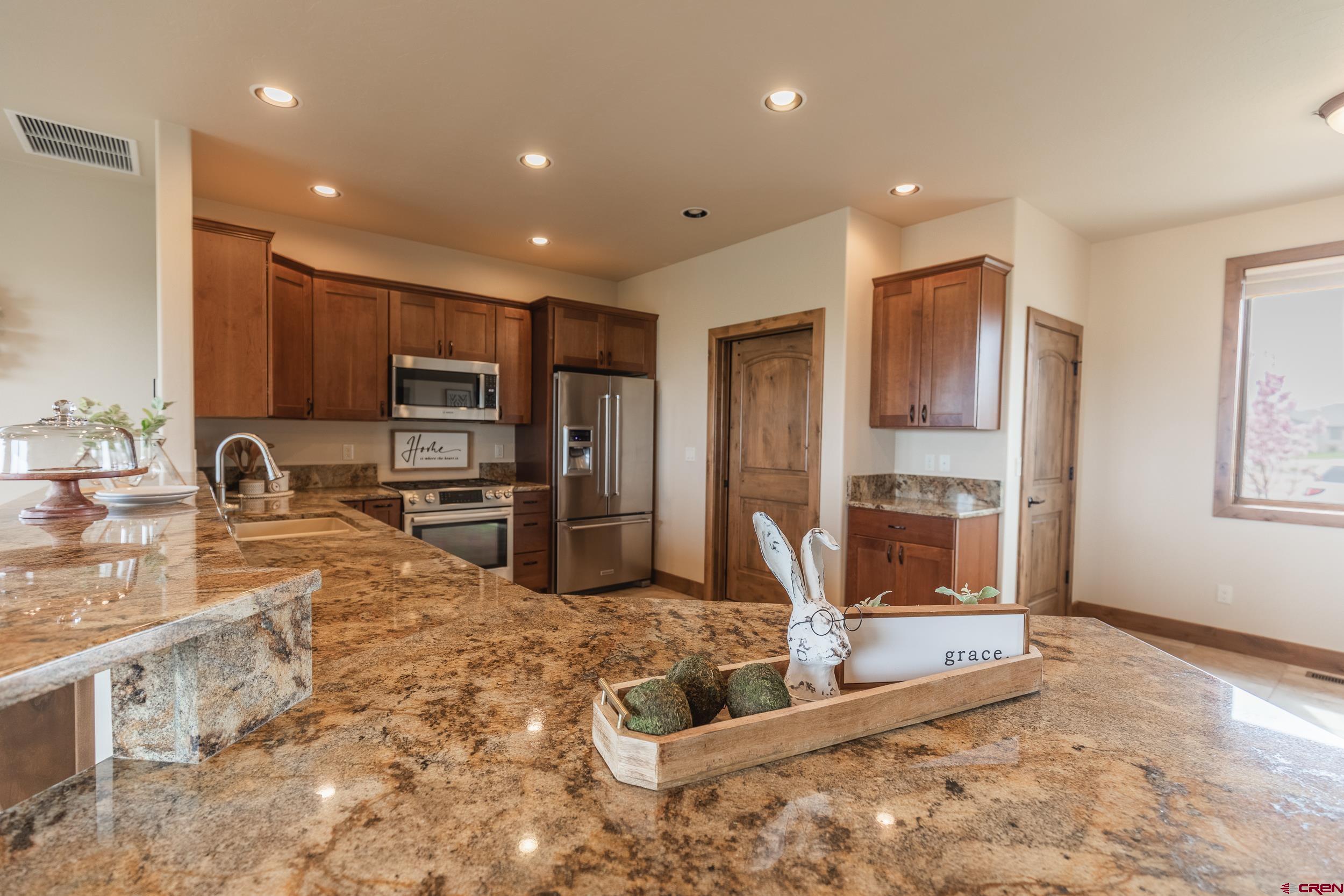 2115 Signature Ridge Lane Montrose, CO 81401 - Photo 8 of 35 Gallery Image 8