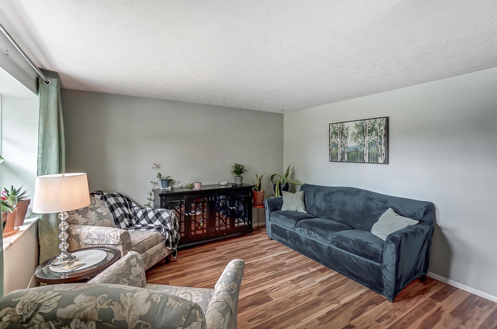 6092 Batavia Road Westerville, OH 43081 - Photo 5 of 39 005