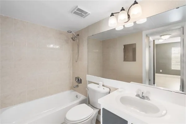 $1,200 | 1964 Lake Atriums Circle, Unit 160, Orlando, FL 32839