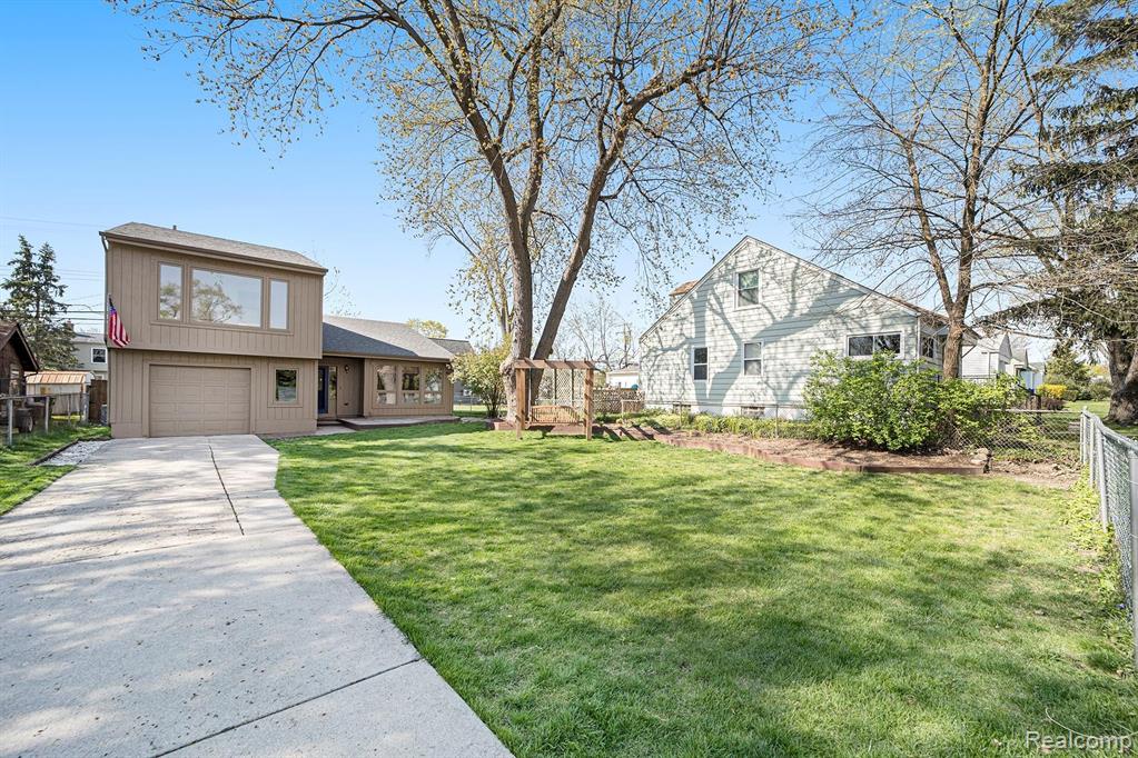 3627 Normandy Road Royal Oak, MI 48073 - Photo 2 of 29