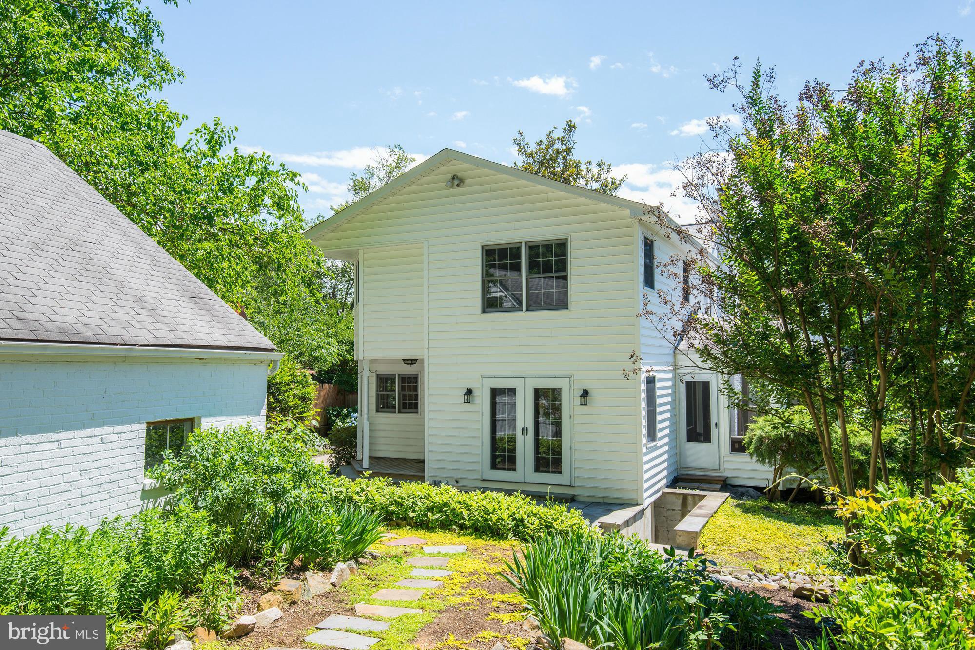 8811 Ridge Road Bethesda, MD 20817 - Photo 22 of 26 Exterior (Rear)