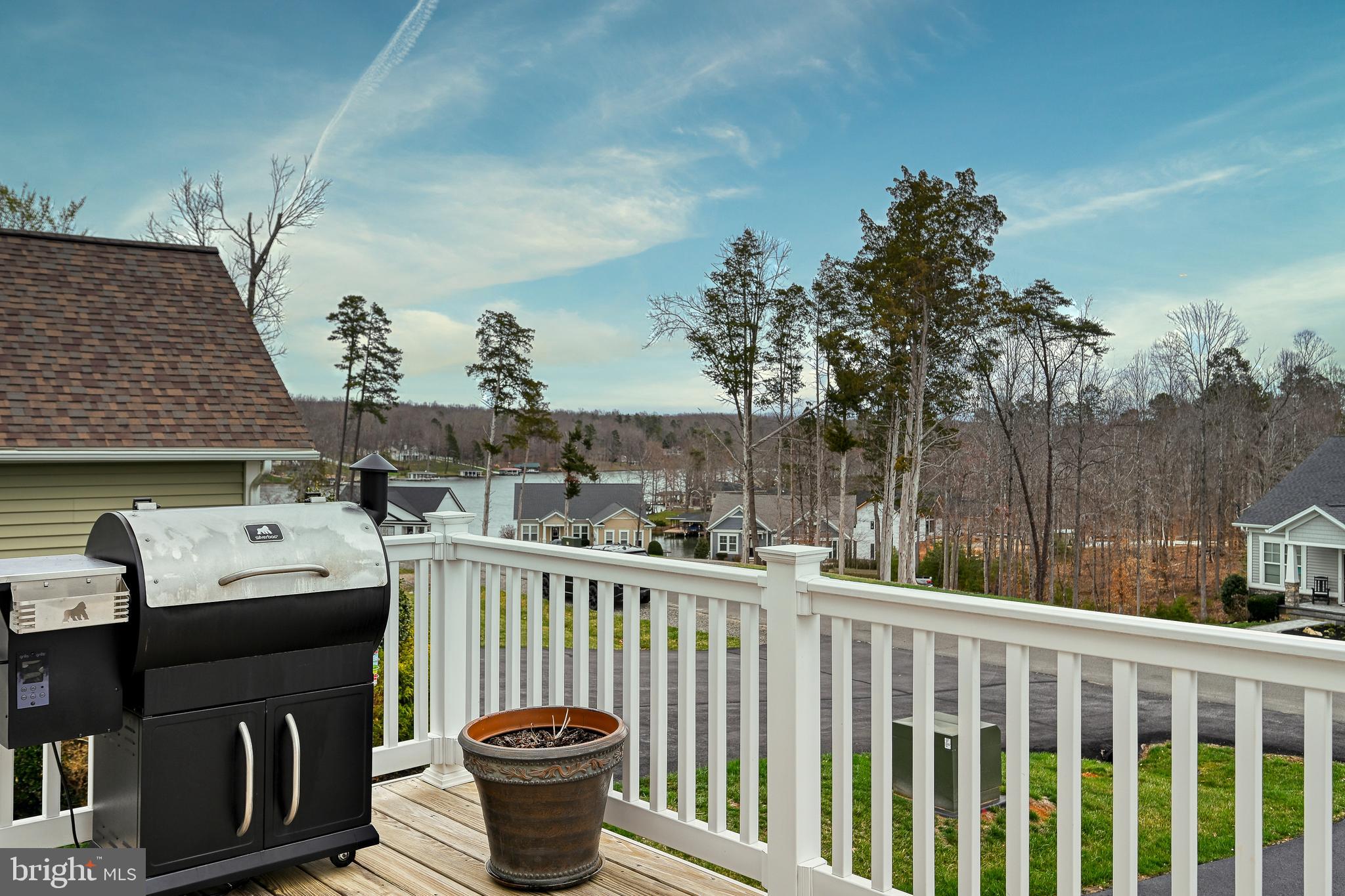 287 Sunset Loop Mineral, VA 23117 - Photo 43 of 112 a view of a balcony with furniture