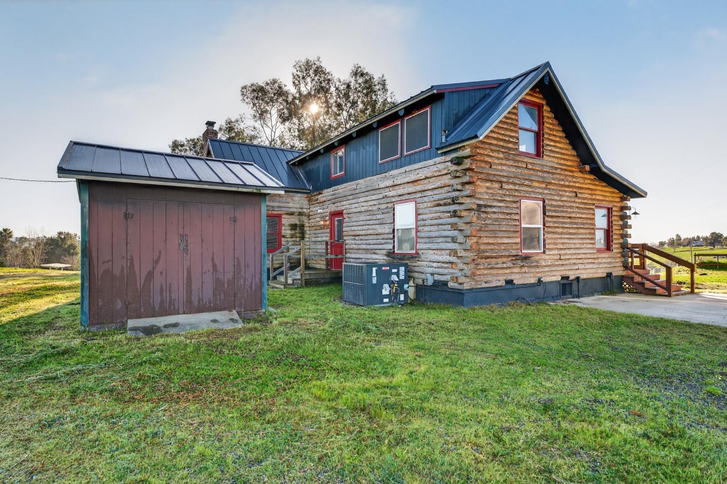 9798 Butte View Marysville, CA 95901 - Photo 49 of 55 a front view of a house with yard